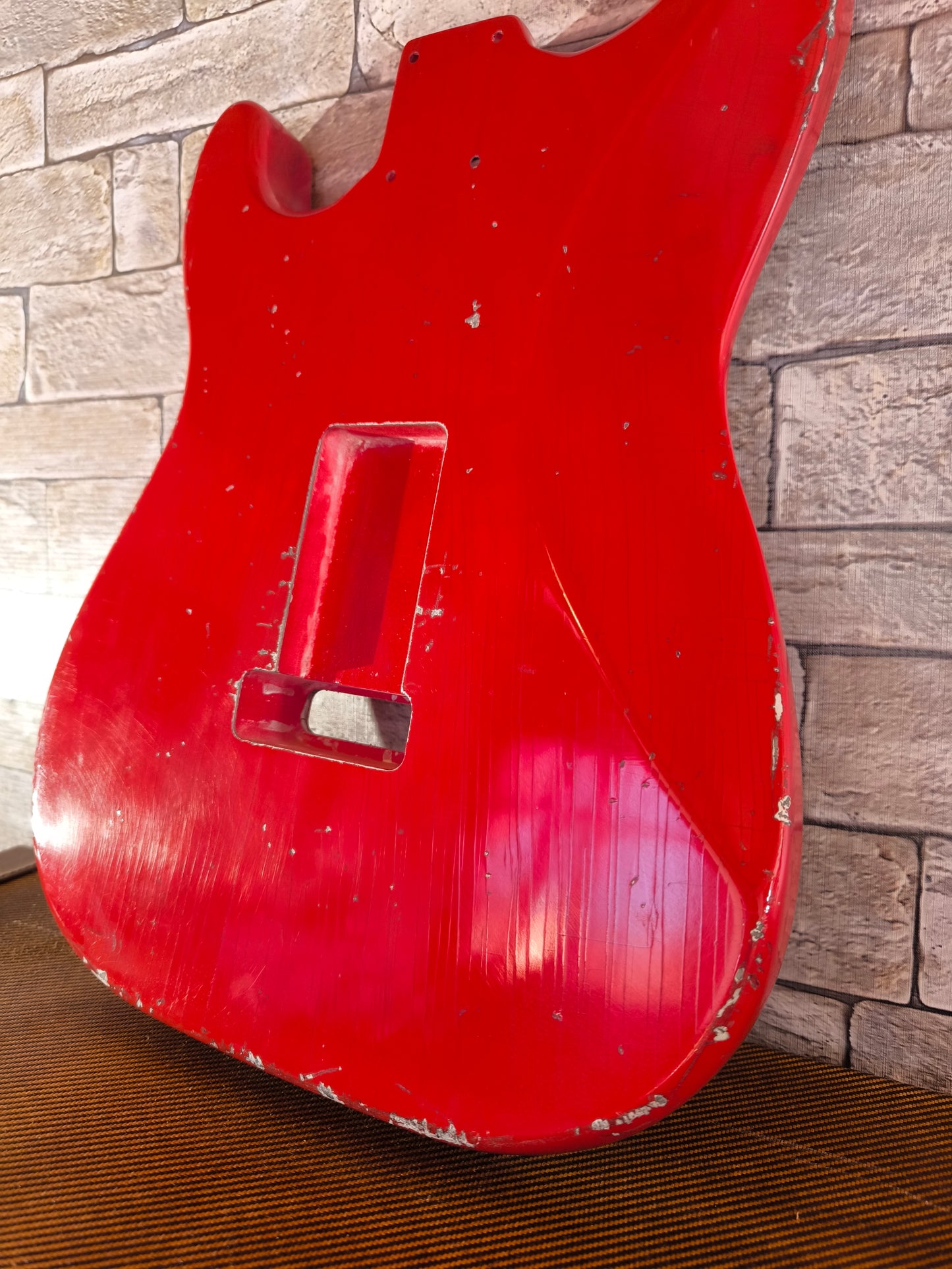 Mark Jenny MJT cuerpo Stratocaster aliso 2 piezas. Dakota red. Relic