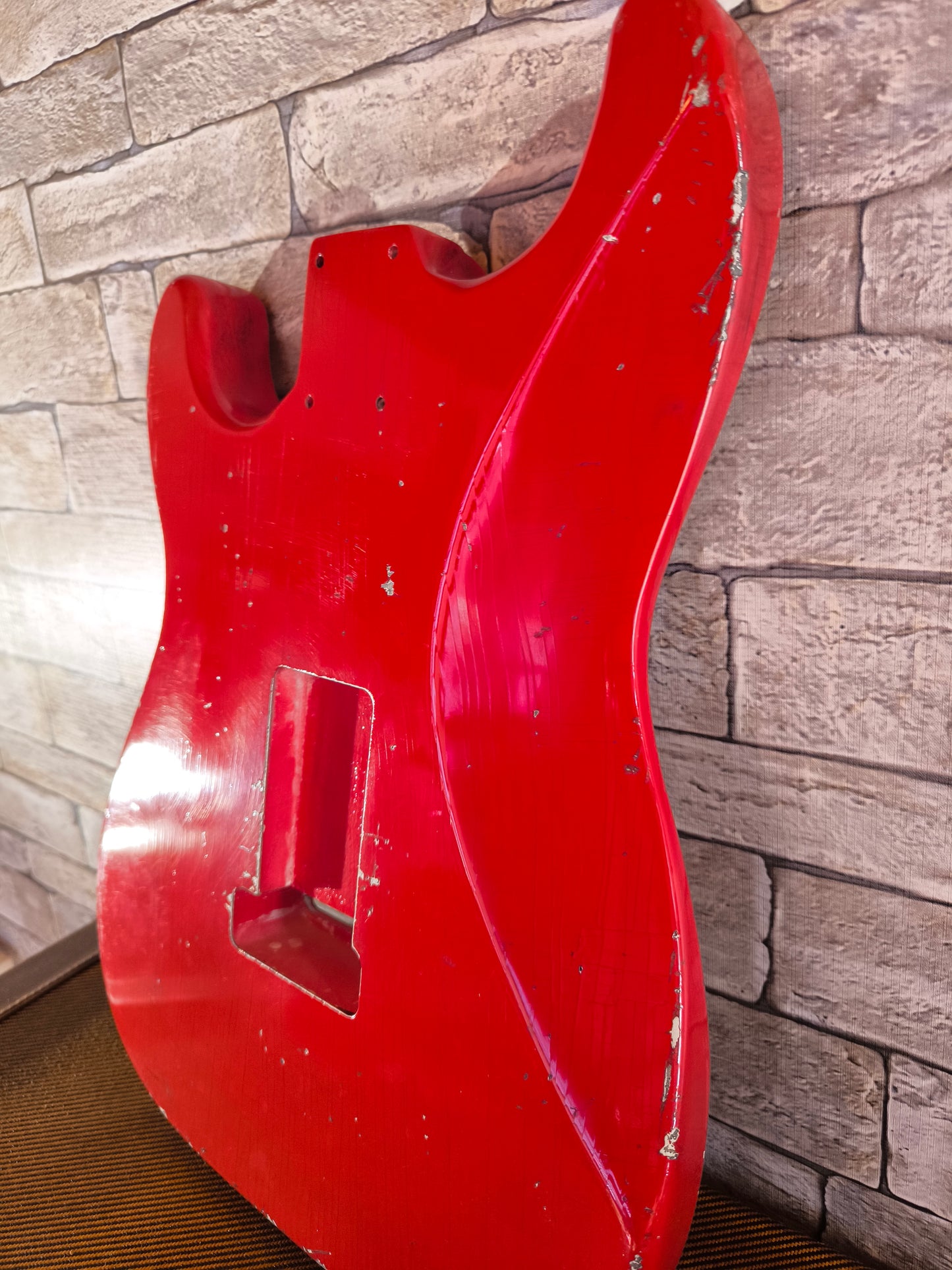 Mark Jenny MJT cuerpo Stratocaster aliso 2 piezas. Dakota red. Relic