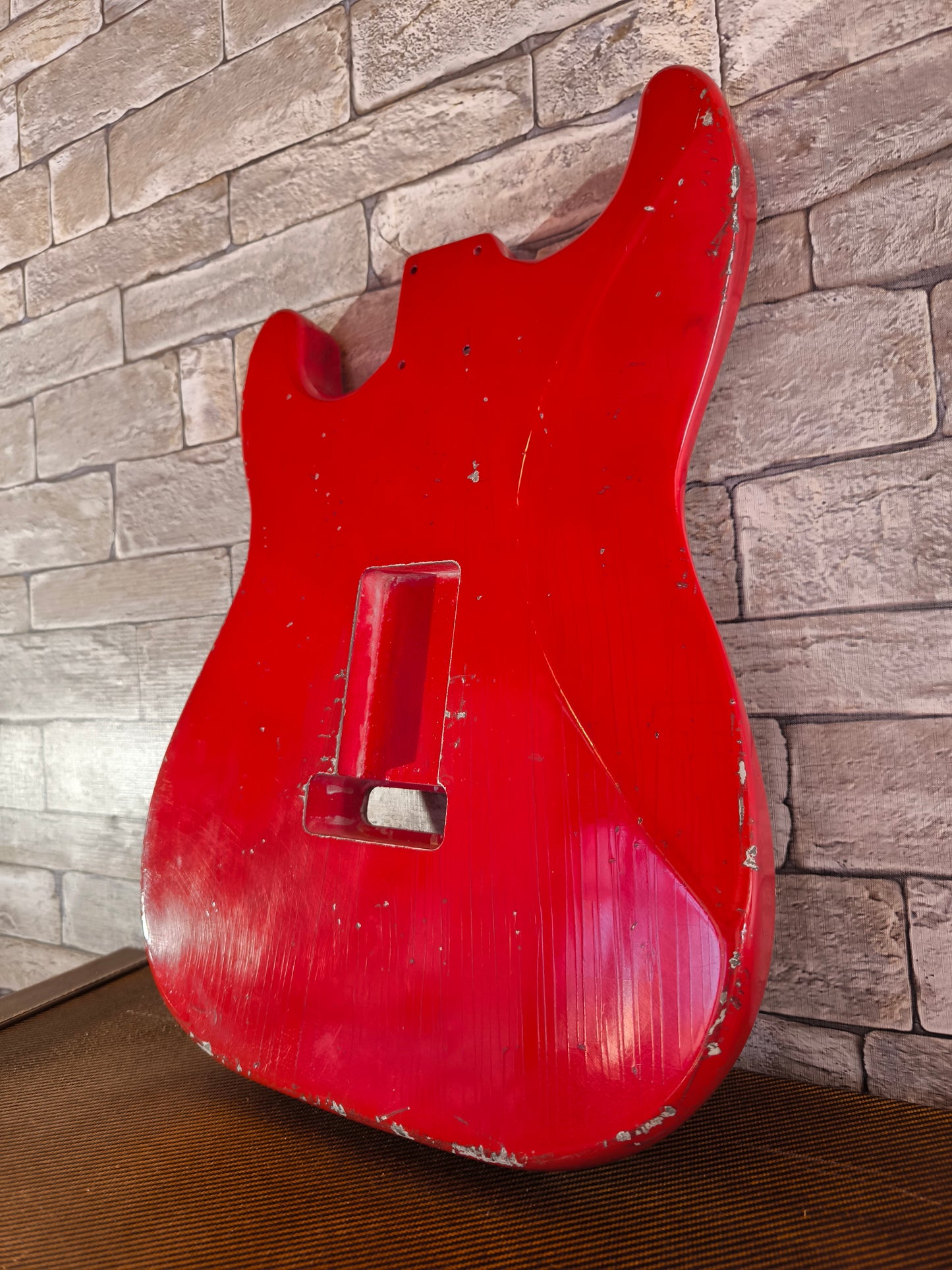 Mark Jenny MJT cuerpo Stratocaster aliso 2 piezas. Dakota red. Relic