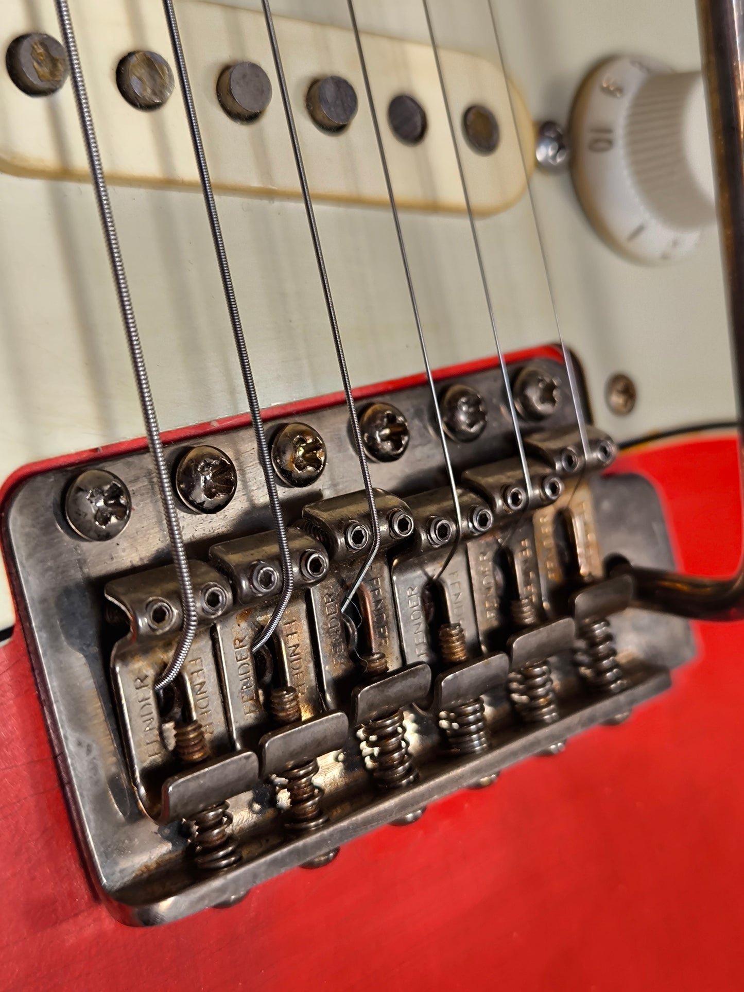 Stratocaster Relic 62. Fiesta Red. Nitro finish. Aged Tweed Case. Stratocaster Fiesta Red.