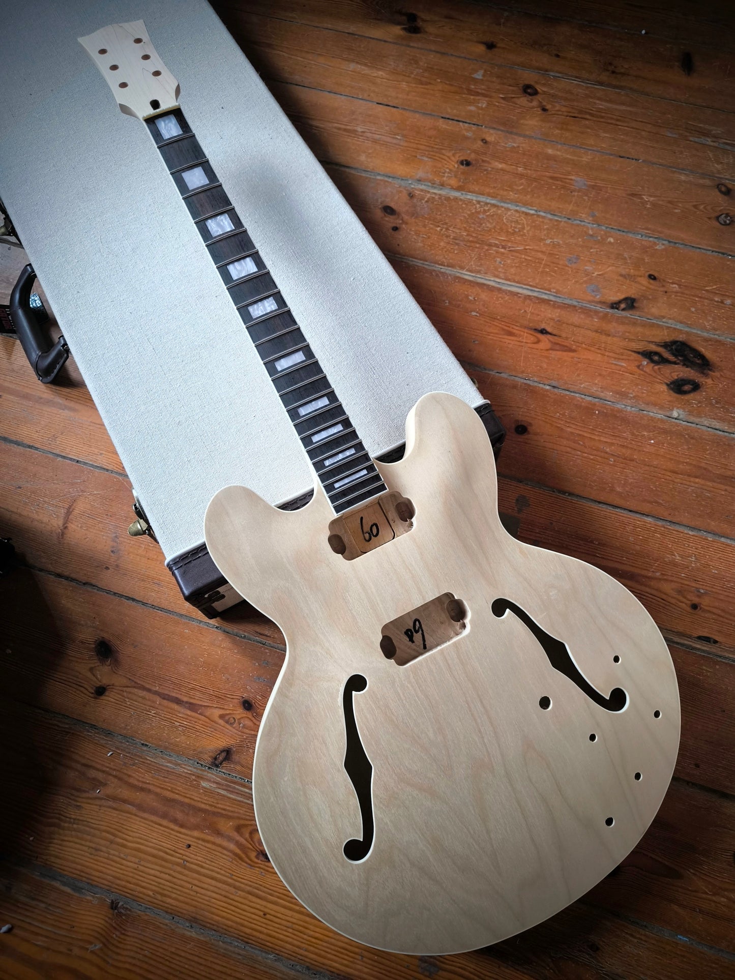 Semi hollow body guitar es335 guitar