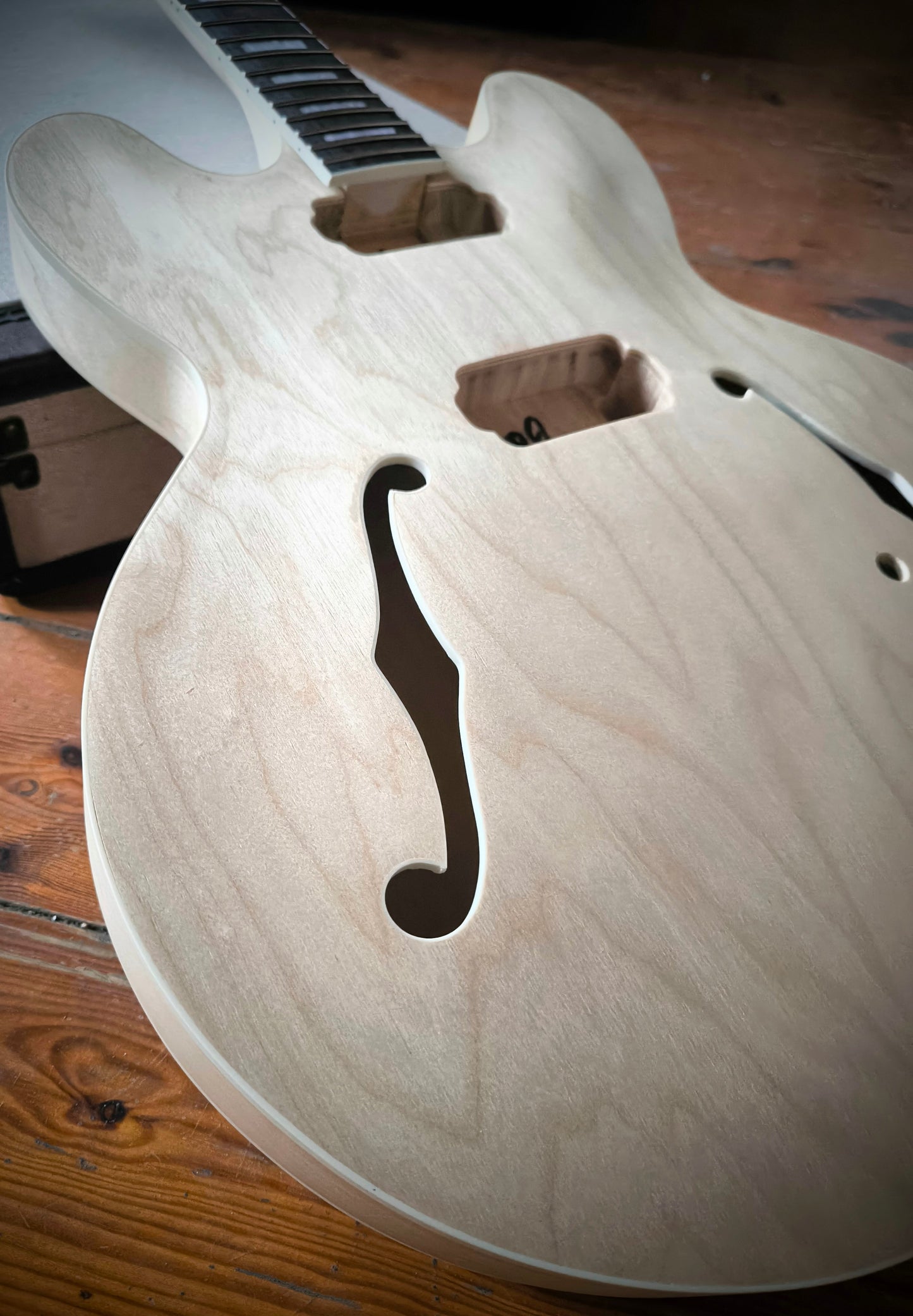 ES35. Guitarra de Semi Caja. CUSTOM ORDER.