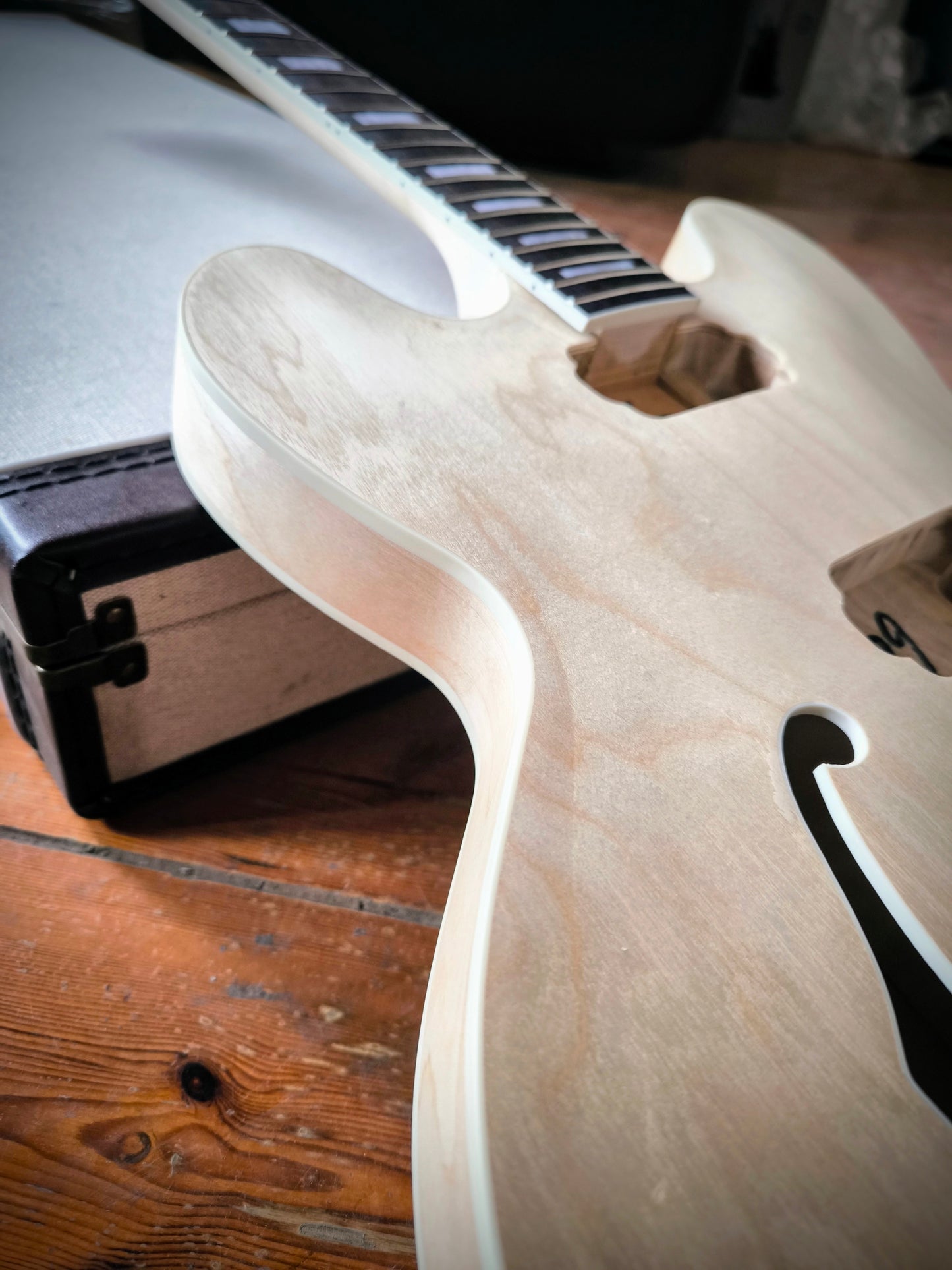 ES35. Guitarra de Semi Caja. CUSTOM ORDER.