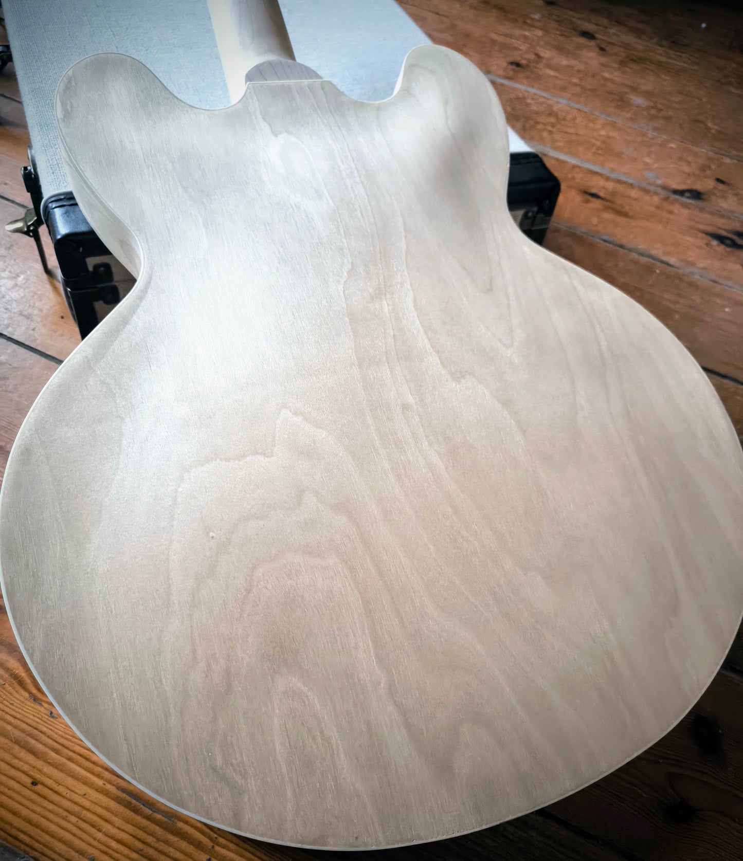 ES35. Guitarra de Semi Caja. CUSTOM ORDER.