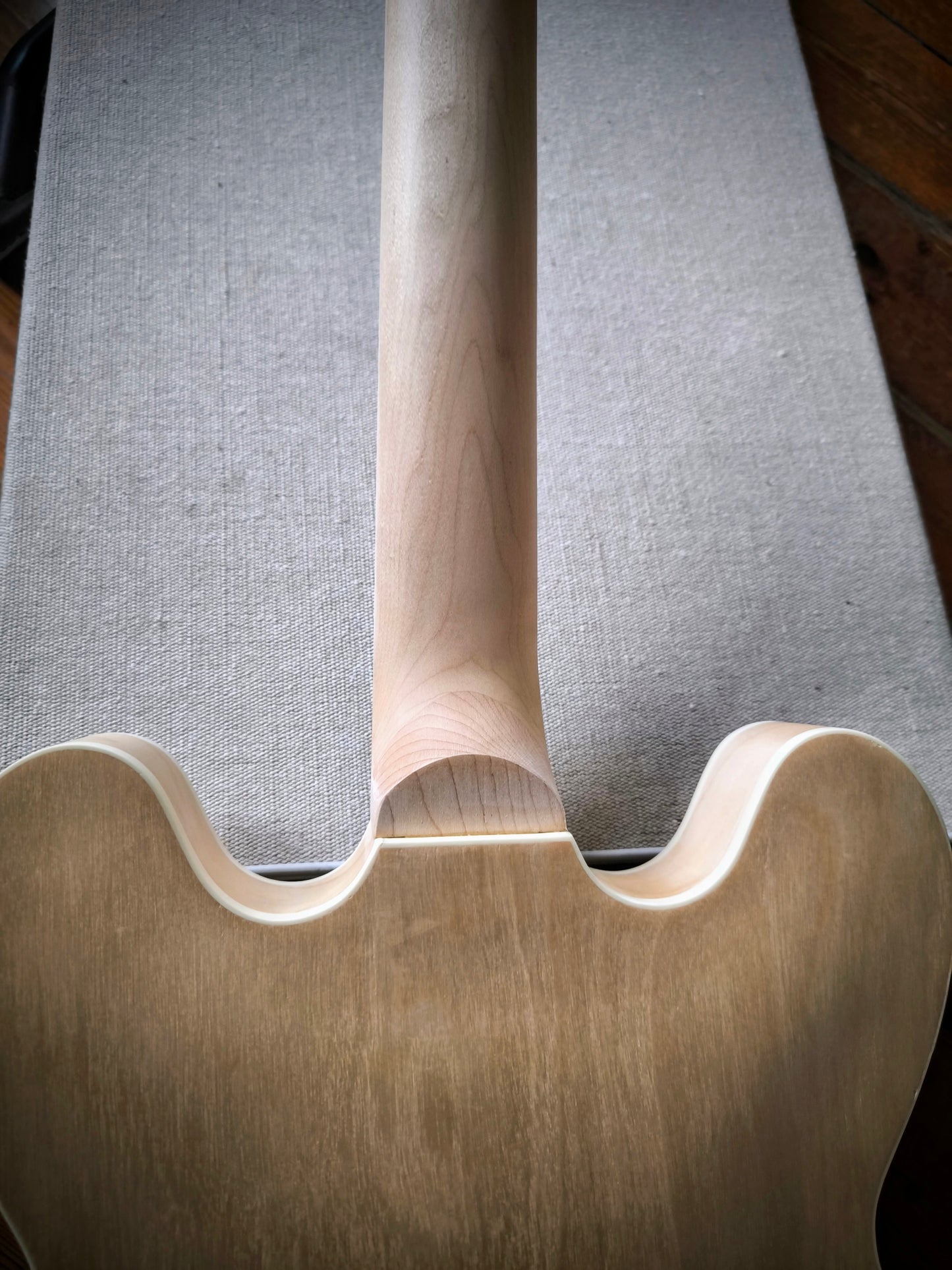 ES35. Guitarra de Semi Caja. CUSTOM ORDER.