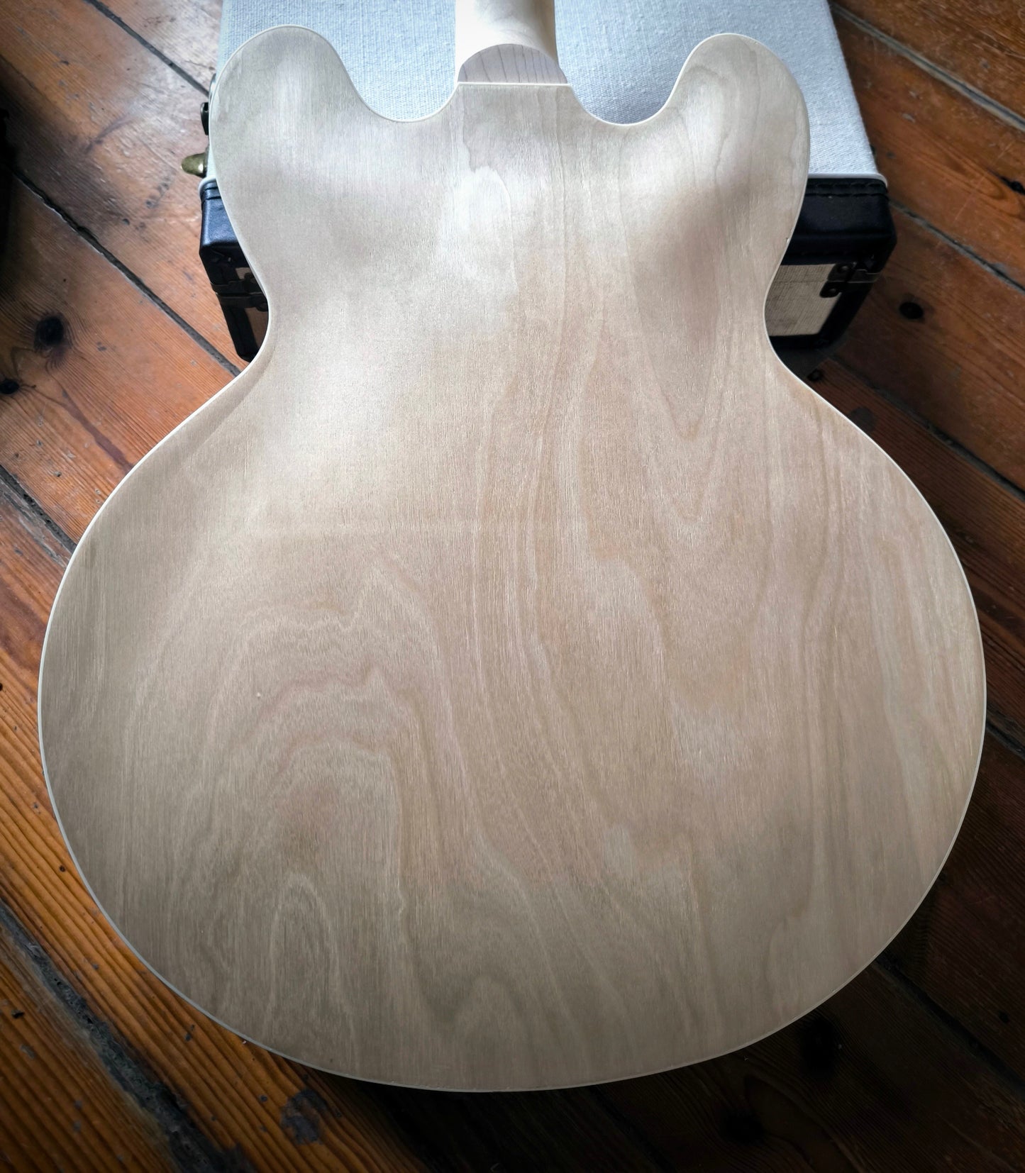 ES35. Guitarra de Semi Caja. CUSTOM ORDER.