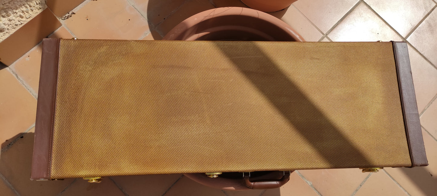 Hard case Tweed. Laquered. AGED. Serialized. Set Case+Neck plate. Relic Guitar Hard Case. Vintage Guitar Tweed Case.
