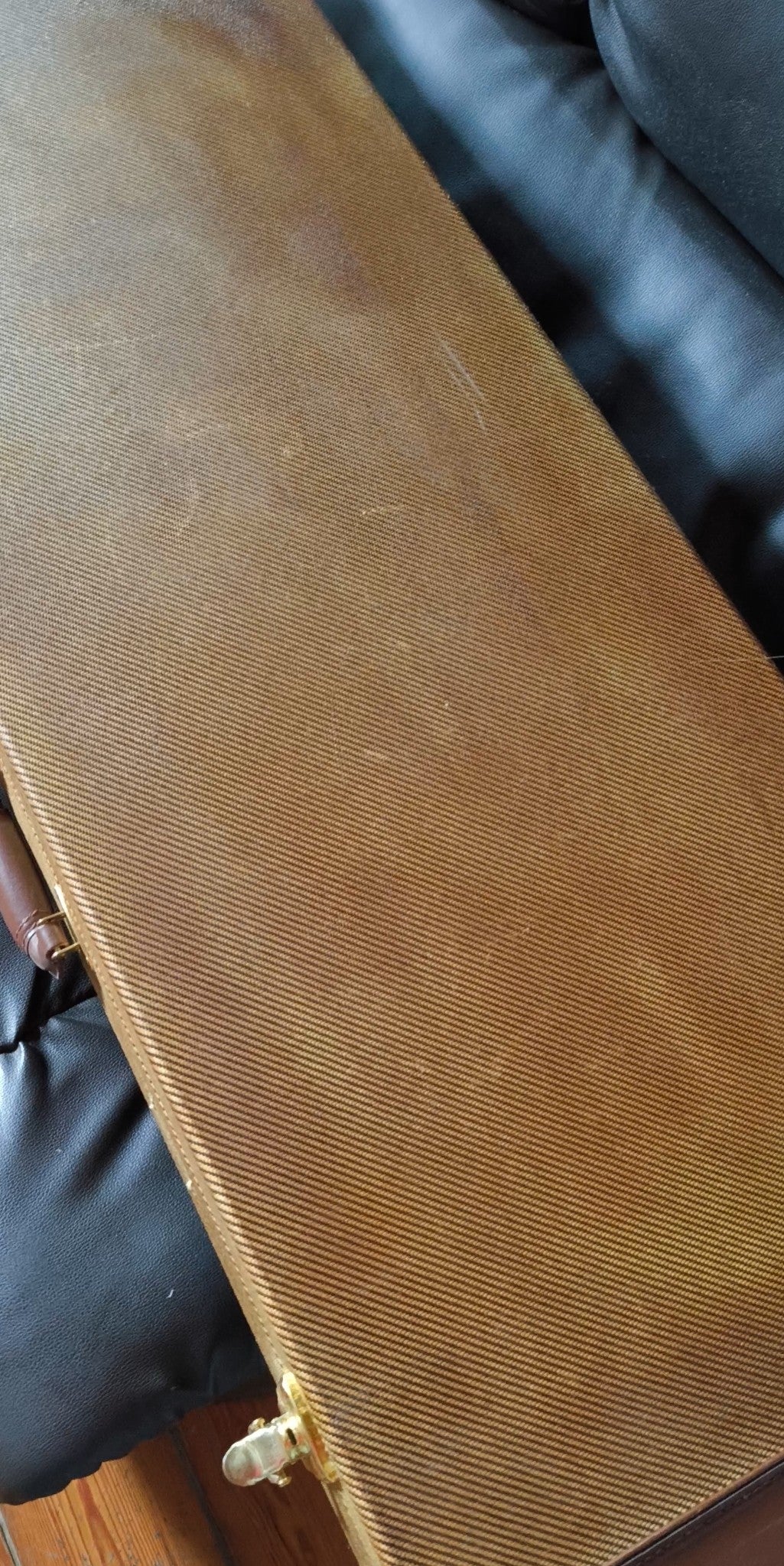 Hard case Tweed. Laquered. AGED. Serialized. Set Case+Neck plate. Relic Guitar Hard Case. Vintage Guitar Tweed Case.