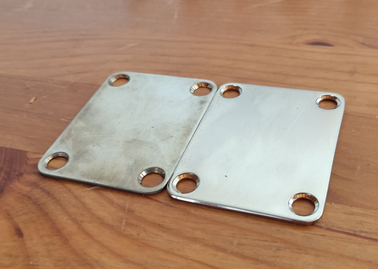 Stratocaster Hardware Kit. Aged. CON TREMOLO