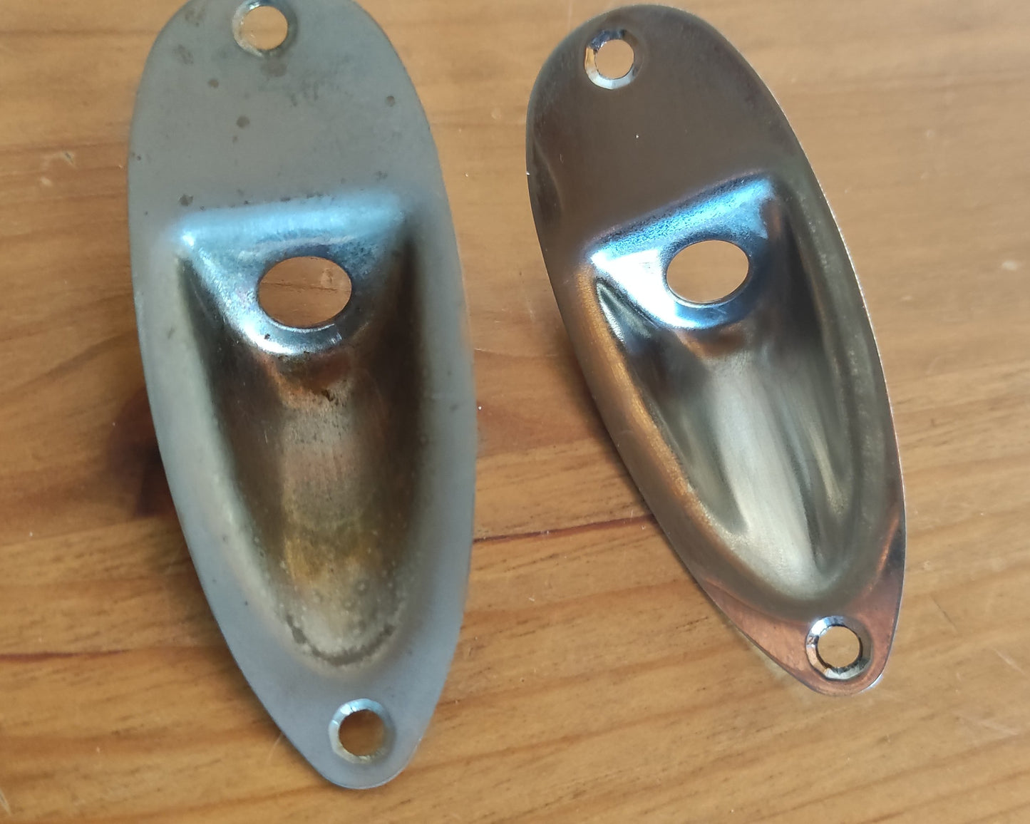 Stratocaster Hardware Kit. Aged. CON TREMOLO