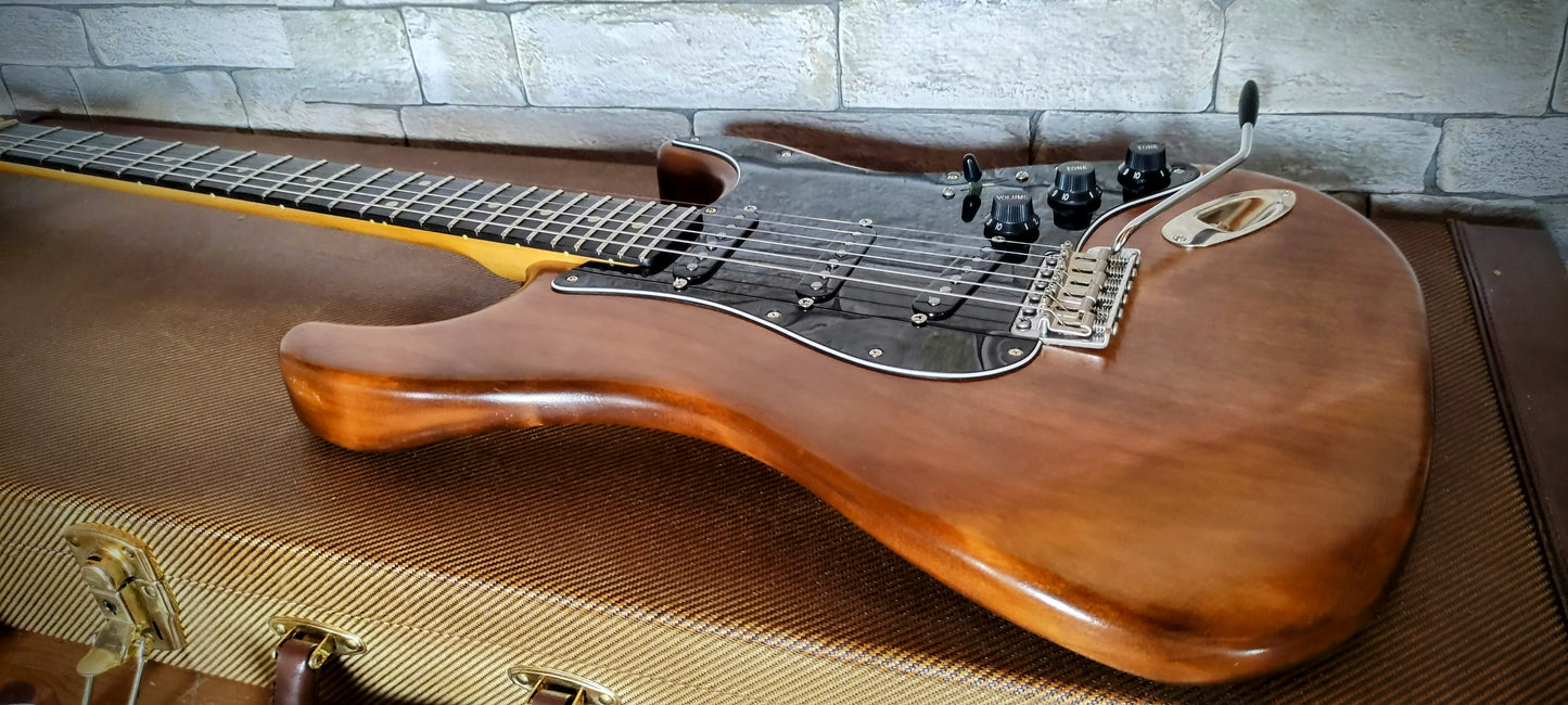 Stratocaster style relic guitar. Walnut. Nitro. SRV style.
