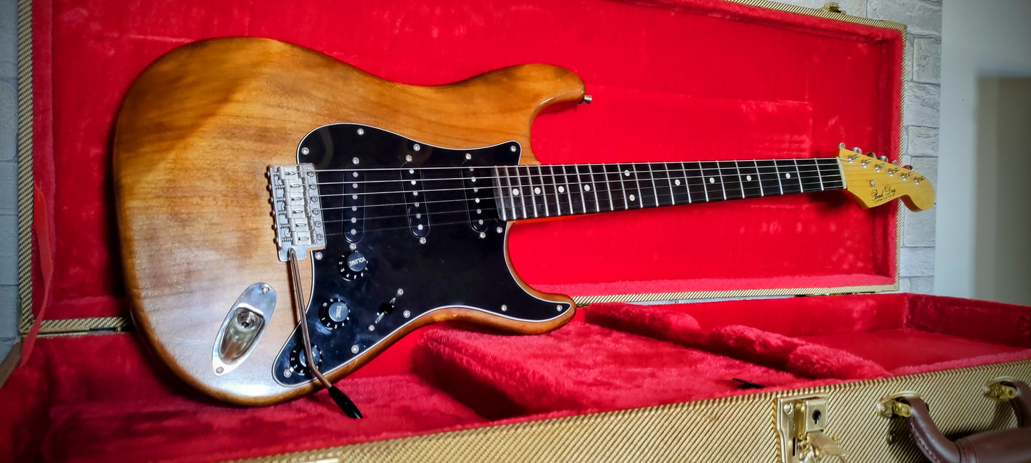 Stratocaster style relic guitar. Walnut. Nitro. SRV style.