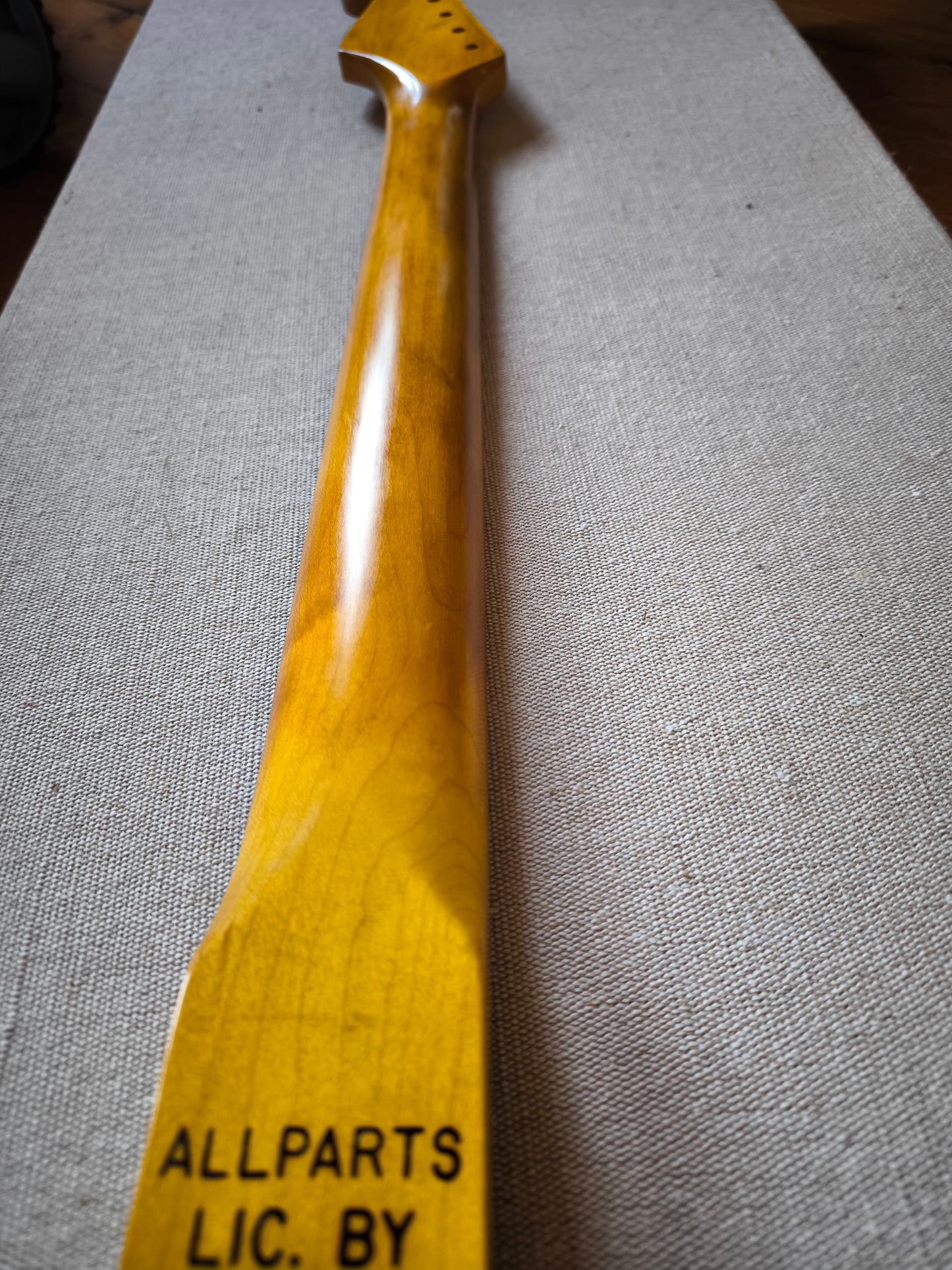 Mástil para Stratocaster® Allparts SRO-C. Radio 10'. Relic