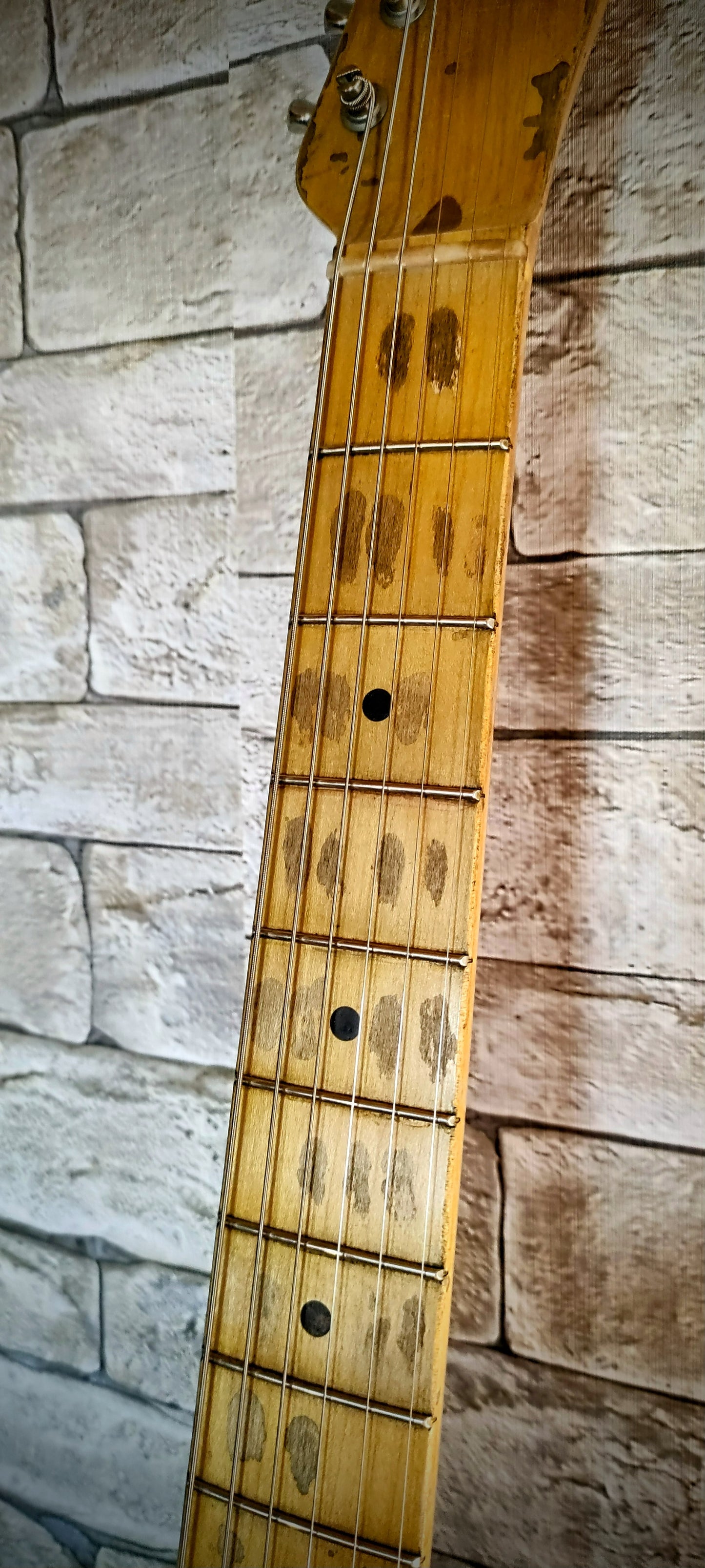 Guitarra eléctrica estilo Telecaster® 59. Swamp ash. Relic Aged guitar. 3TS. Medium relic. Hard Case Gator incluido.