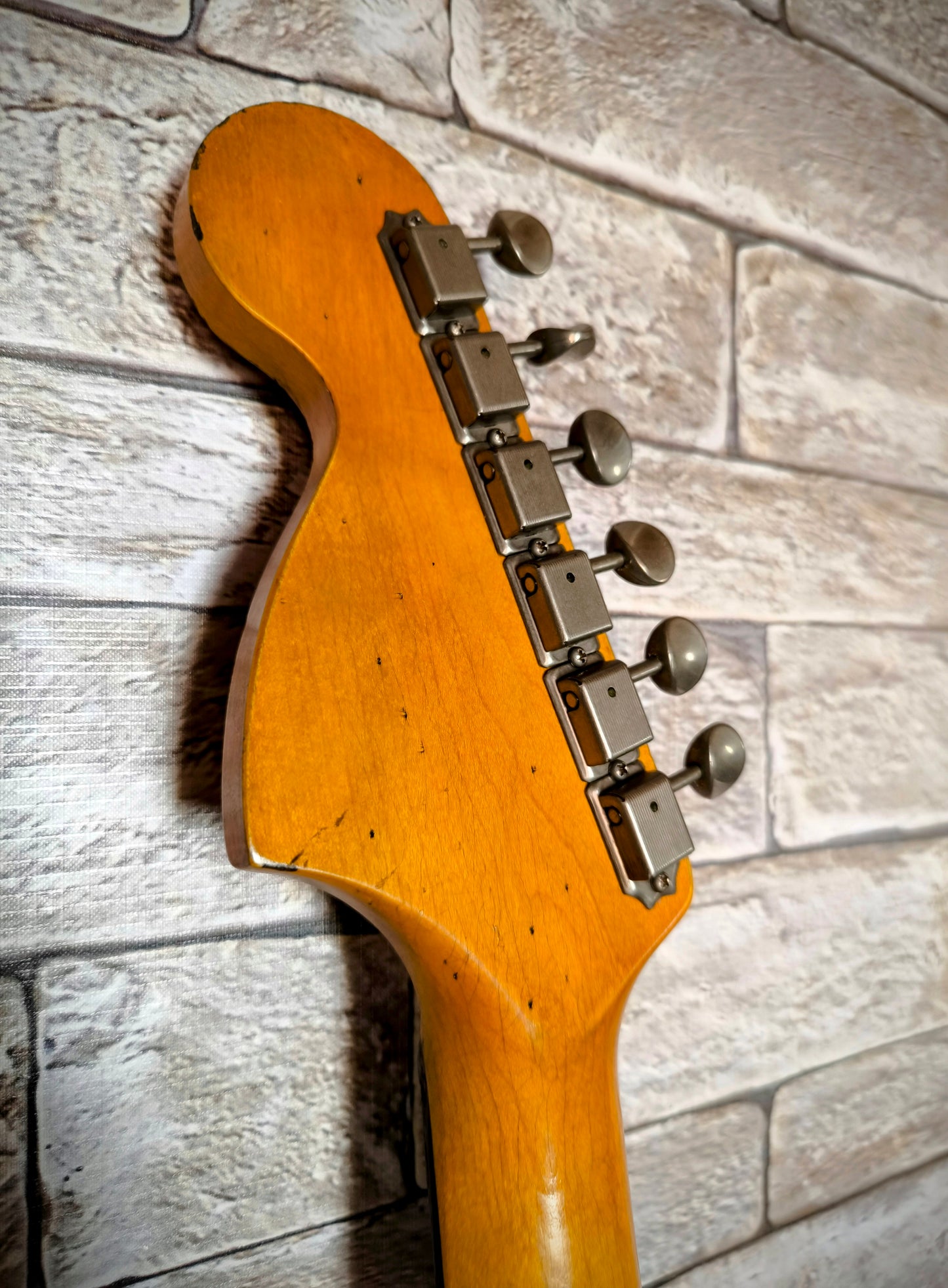 Stratocaster Style 69. Sonic Blue Nitro. 7'25. Relic medio. Hard case Gator incluido.