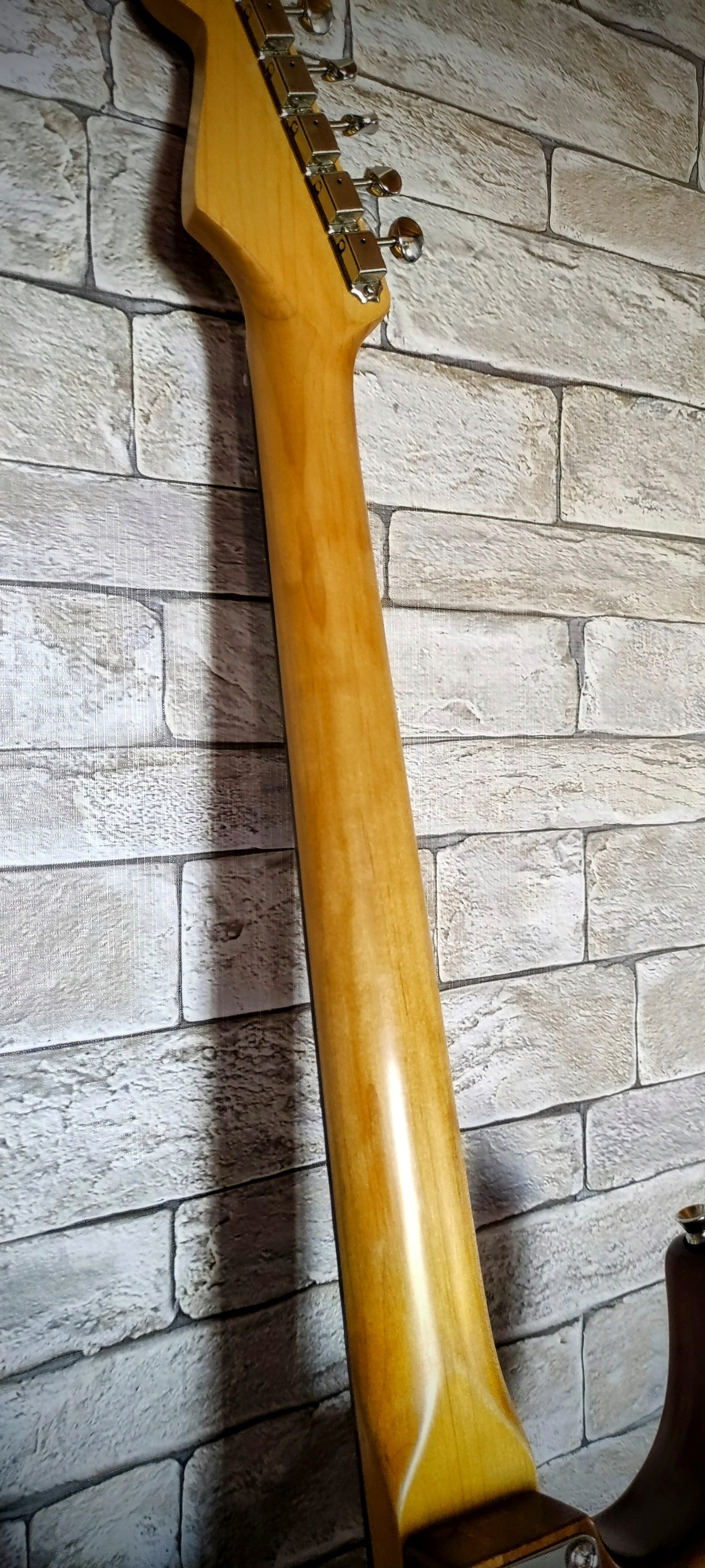 Stratocaster style relic guitar. Walnut. Nitro. SRV style.