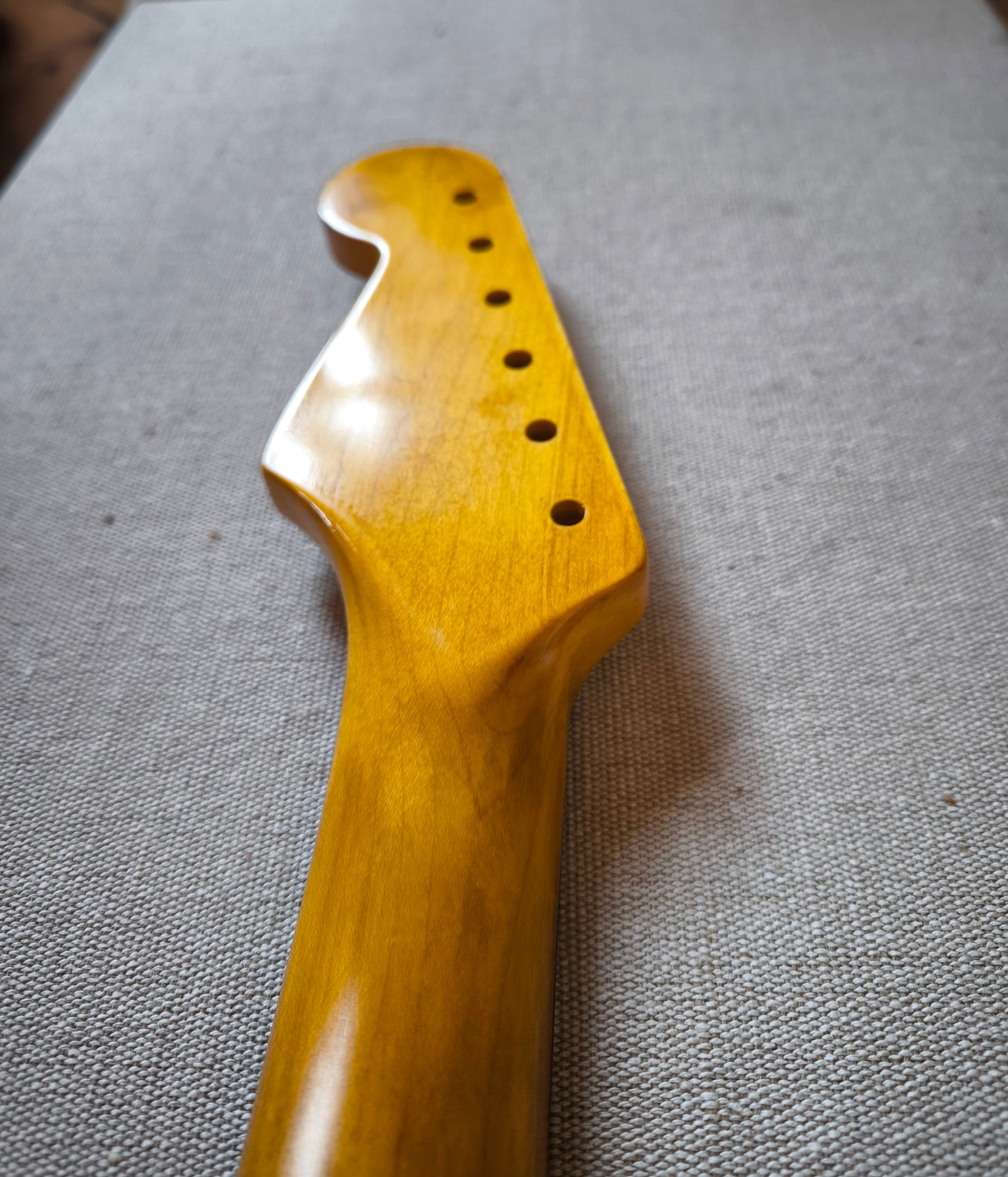 Mástil para Stratocaster® Allparts SRO-C. Radio 10'. Relic