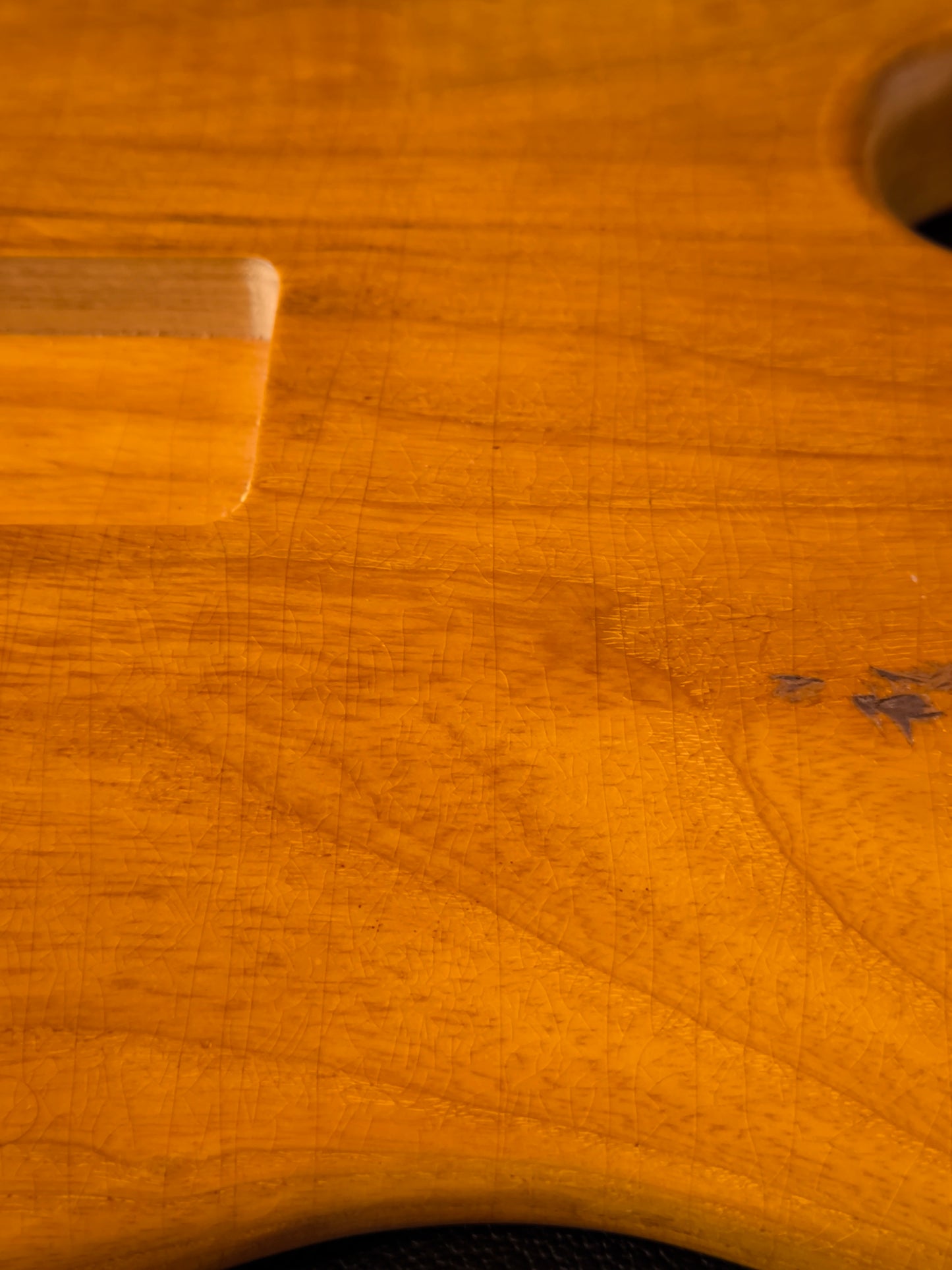 Stratocaster® Body HSH. Fresno de pantano. 1,9kg