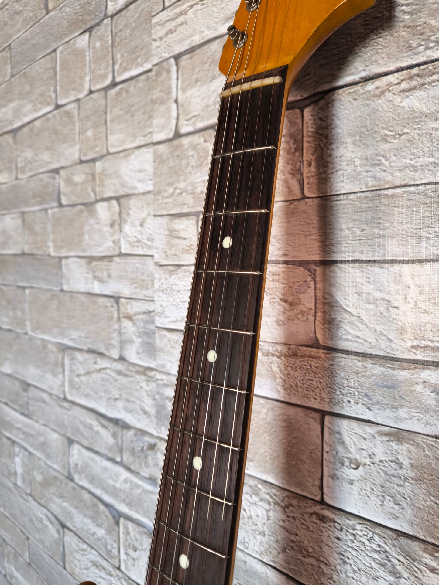 Stratocaster Style 69. Sonic Blue Nitro. 7'25. Relic medio. Hard case Gator incluido.