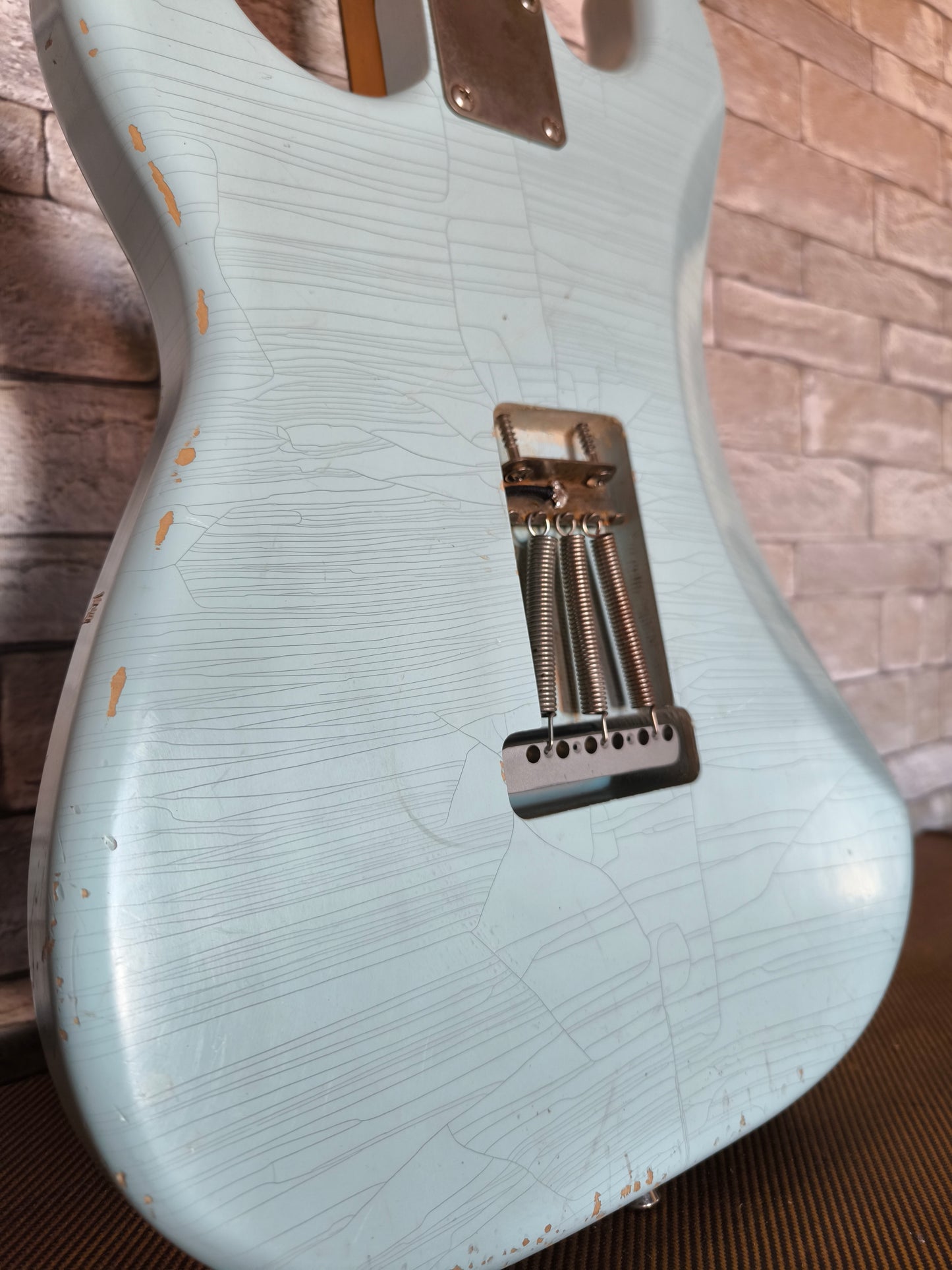 Stratocaster Style 69. Sonic Blue Nitro. 7'25. Relic medio. Hard case Gator incluido.