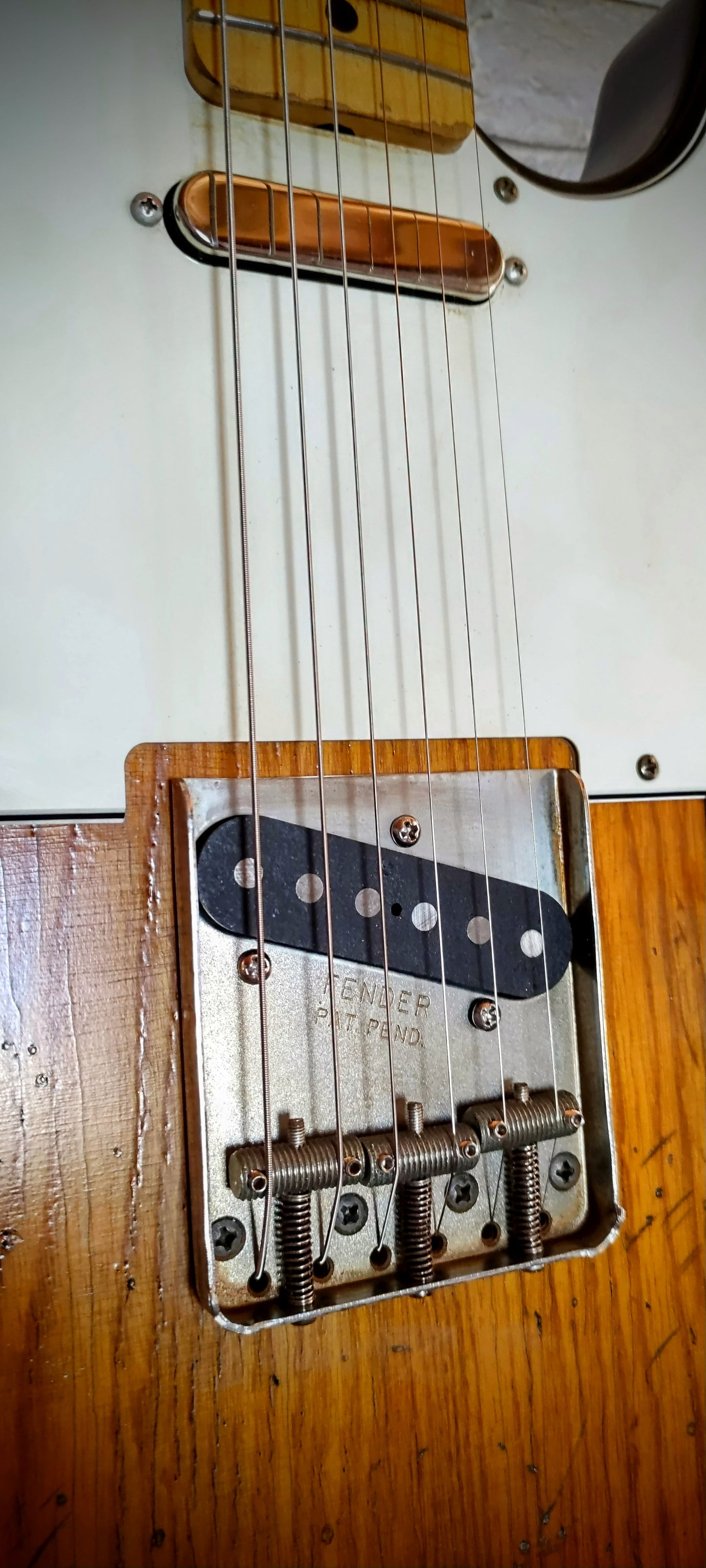 Guitarra eléctrica estilo Telecaster® 59. Swamp ash. Relic Aged guitar. 3TS. Medium relic. Hard Case Gator incluido.