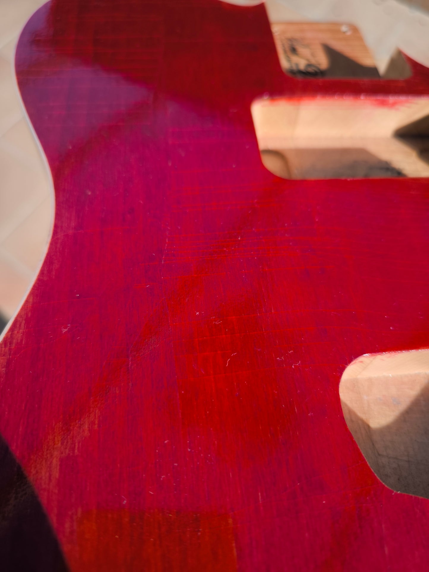 Cuerpo estilo Telecaster HS. Aliso Americano 2 piezas. Cherry.2kg