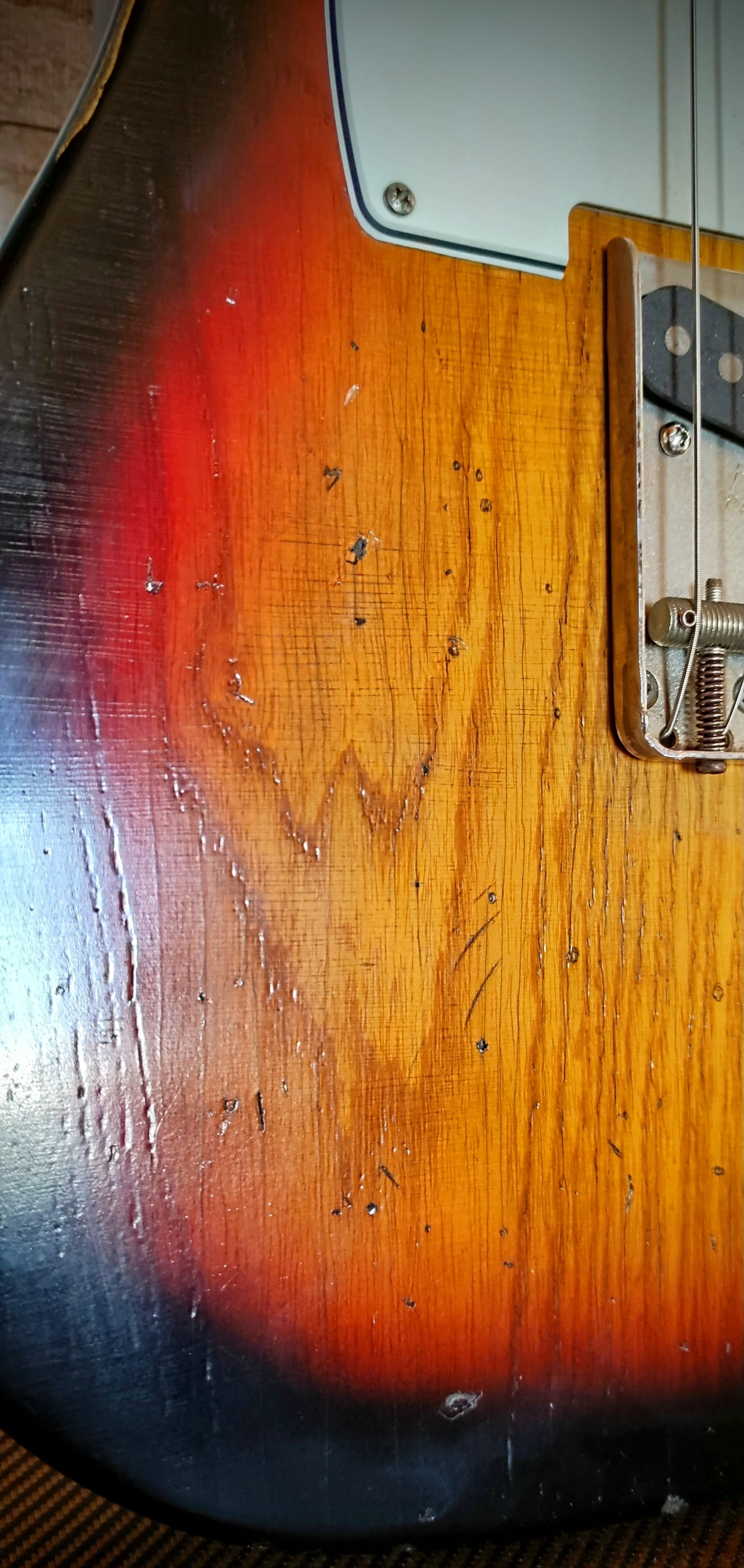 Guitarra eléctrica estilo Telecaster® 59. Swamp ash. Relic Aged guitar. 3TS. Medium relic. Hard Case Gator incluido.