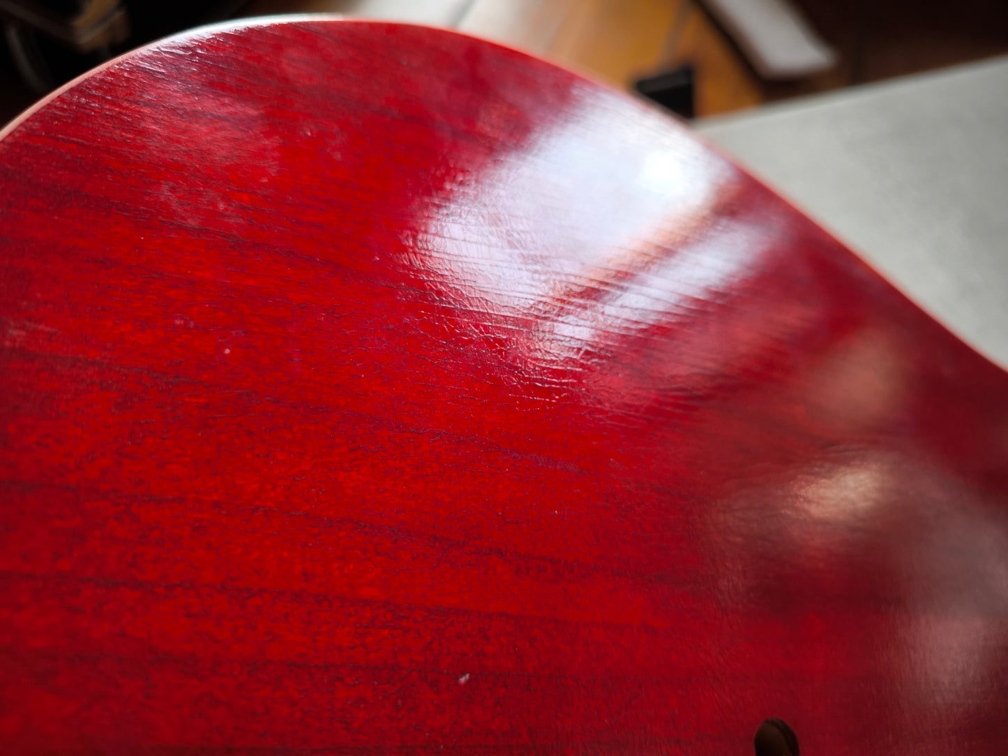 Cuerpo estilo Telecaster HS. Aliso Americano 2 piezas. Cherry.2kg