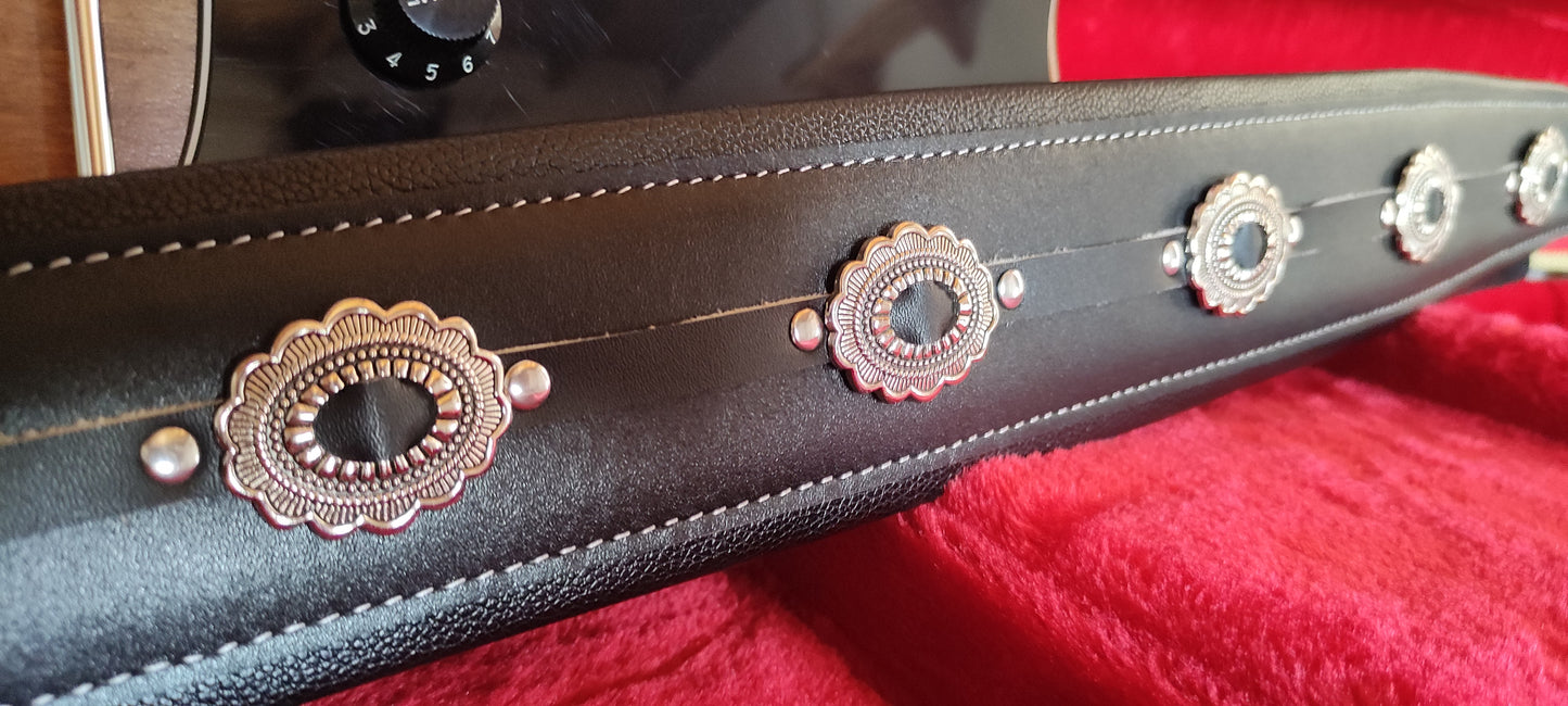 Stratocaster style relic guitar. Walnut. Nitro. SRV style.