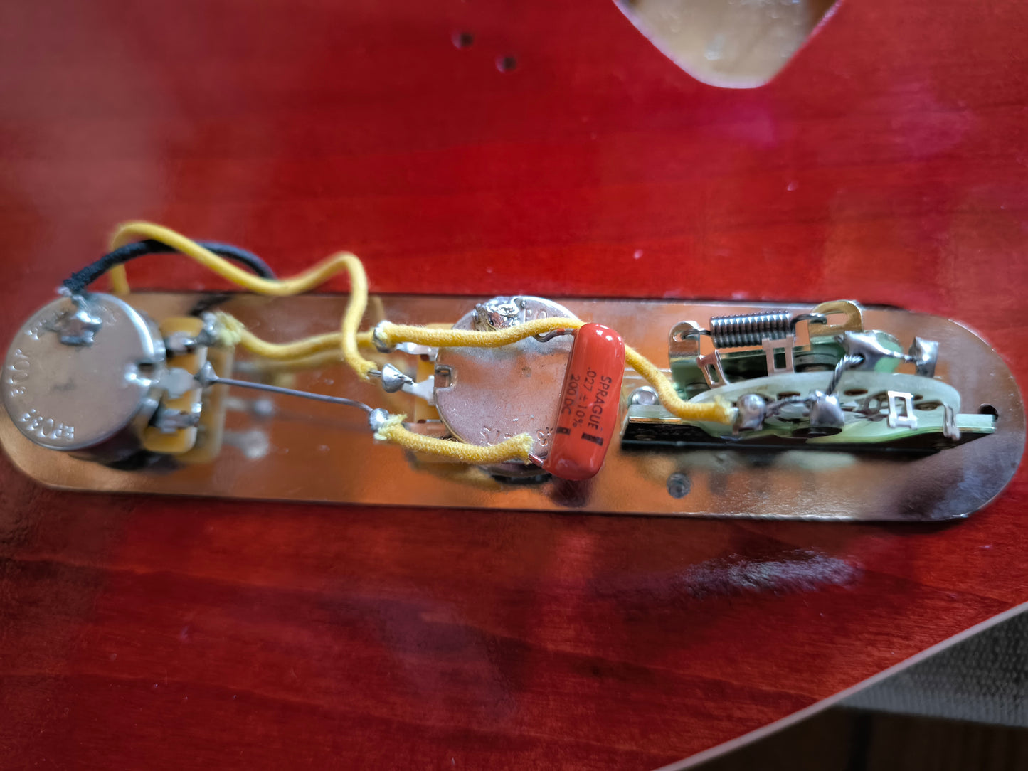 Cuerpo estilo Telecaster HS. Aliso Americano 2 piezas. Cherry.2kg