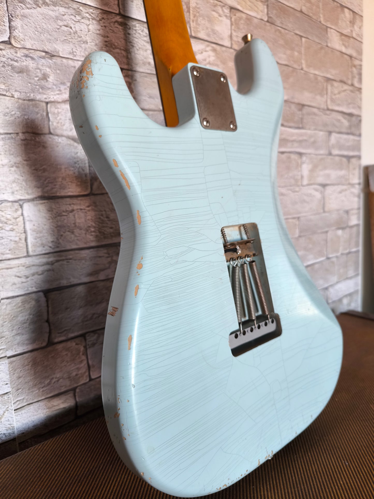 Stratocaster Style 69. Sonic Blue Nitro. 7'25. Relic medio. Hard case Gator incluido.