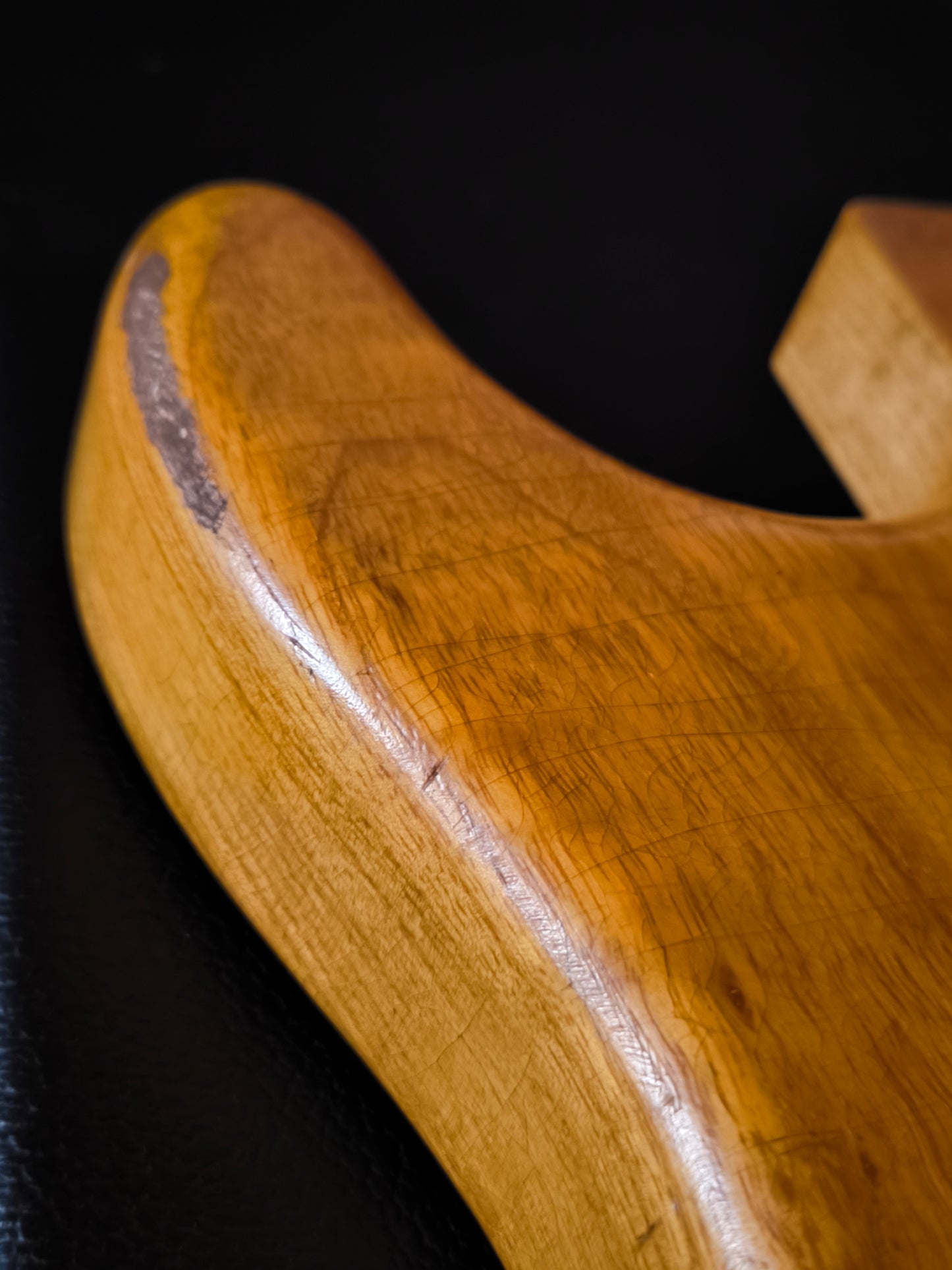 Stratocaster® Body HSH. Fresno de pantano. 1,9kg