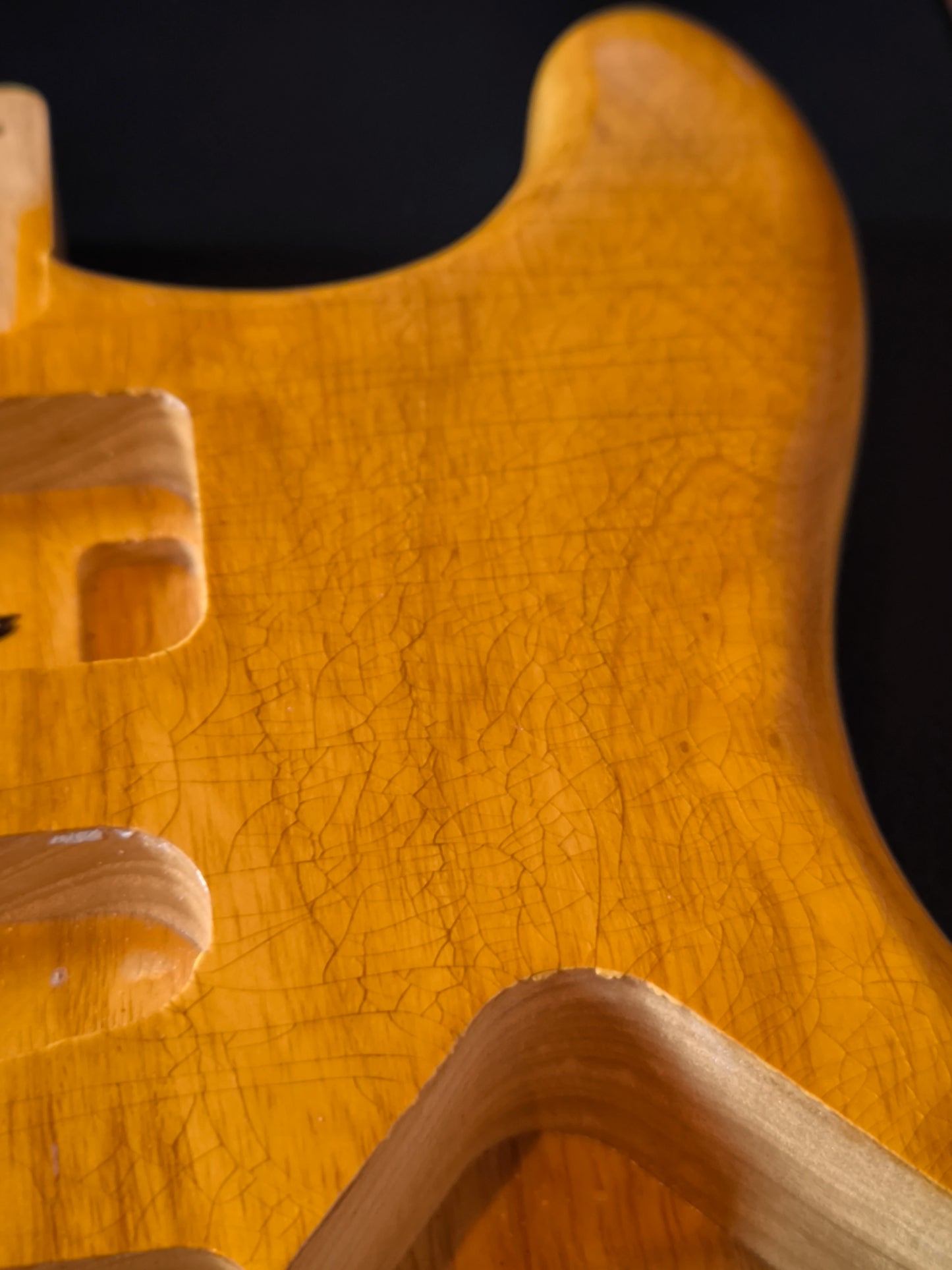 Stratocaster® Body HSH. Fresno de pantano. 1,9kg