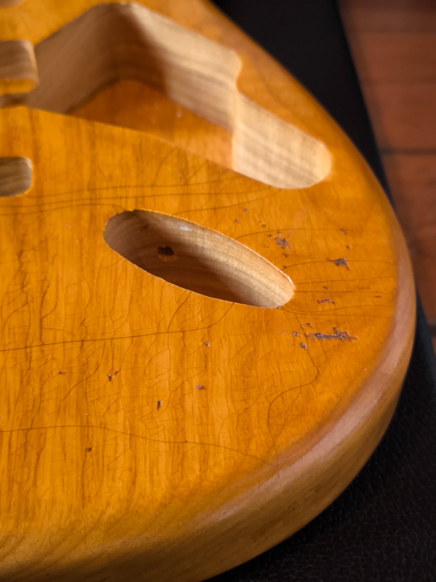 Stratocaster® Body HSH. Fresno de pantano. 1,9kg