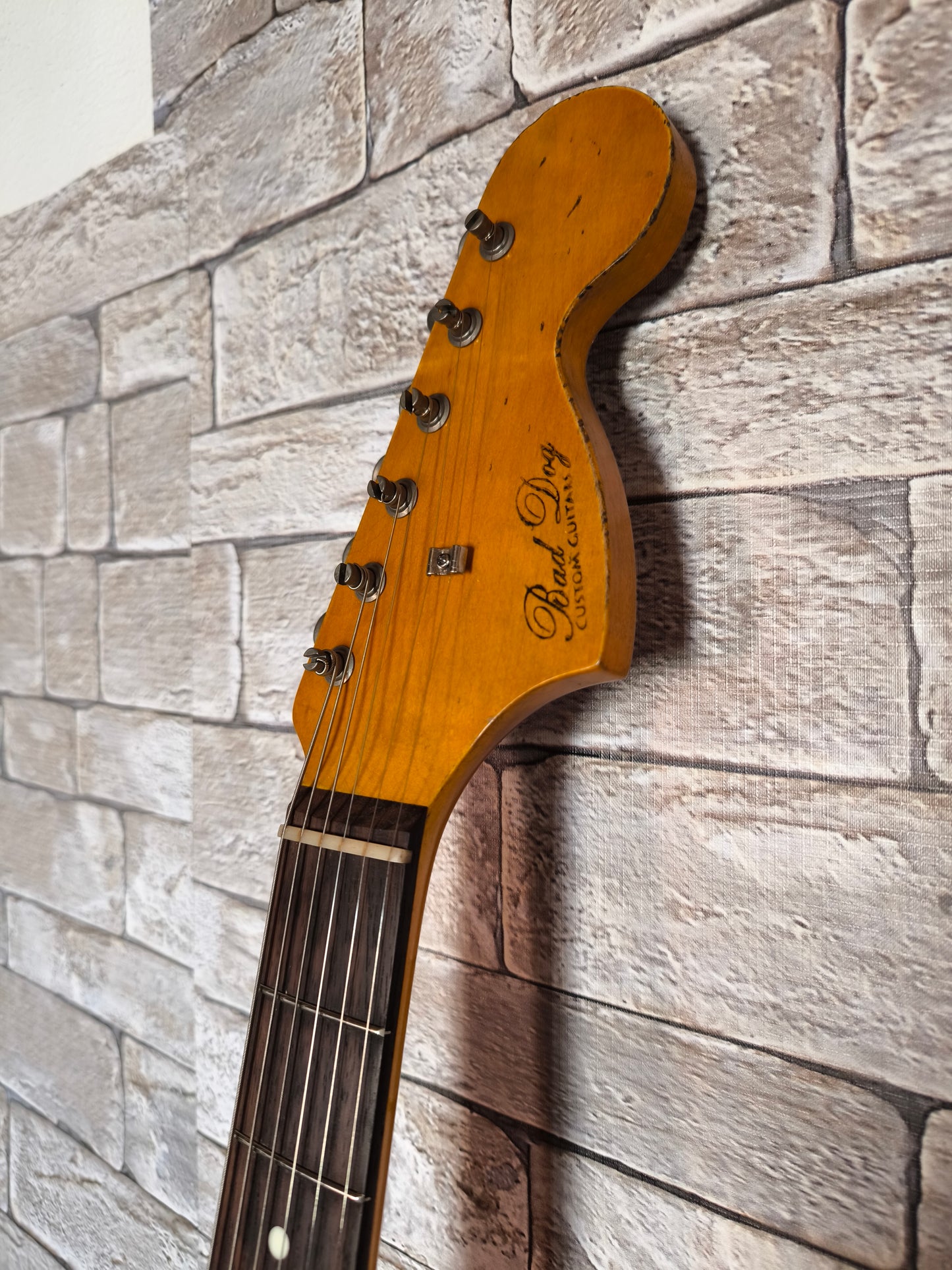 Stratocaster Style 69. Sonic Blue Nitro. 7'25. Relic medio. Hard case Gator incluido.