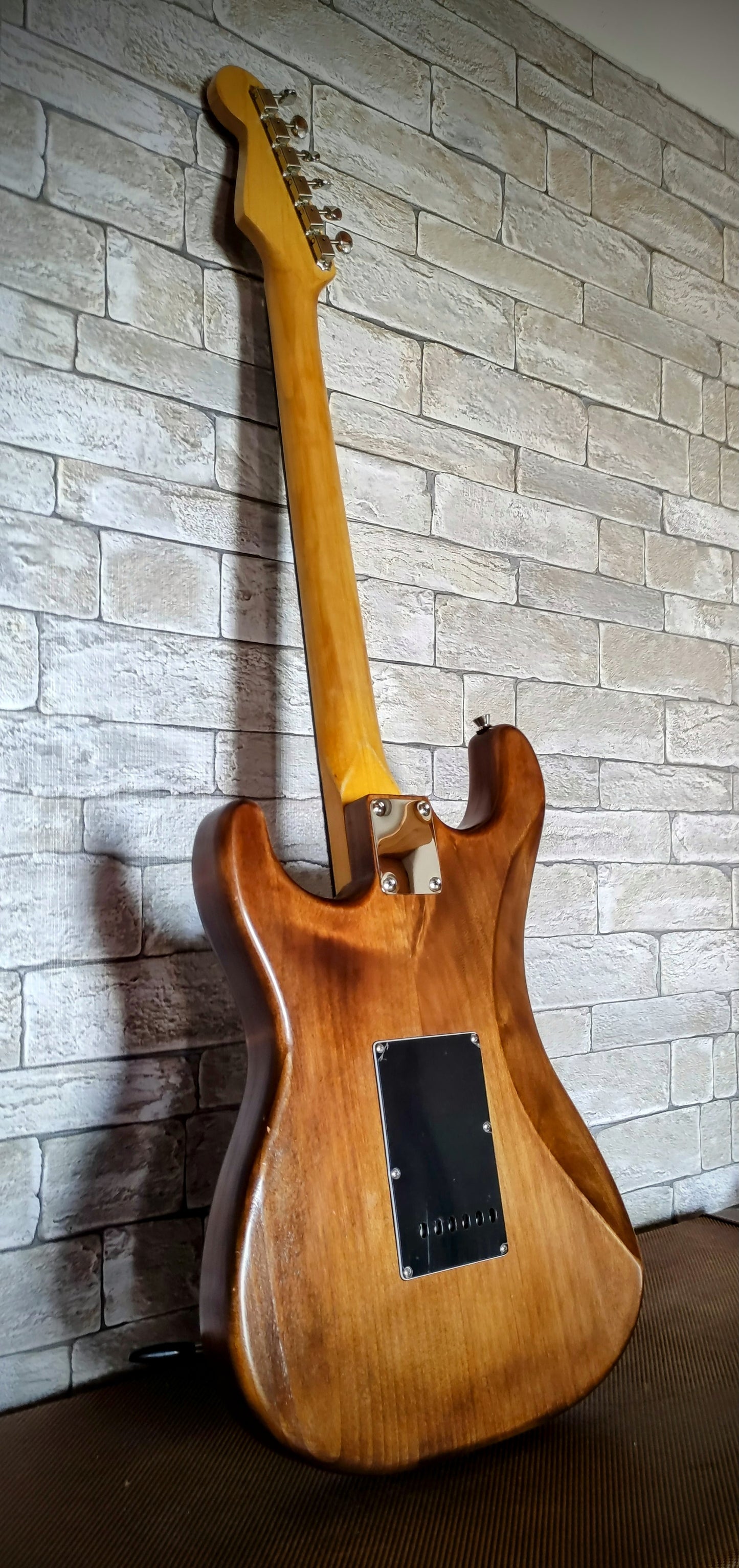 Stratocaster style relic guitar. Walnut. Nitro. SRV style.