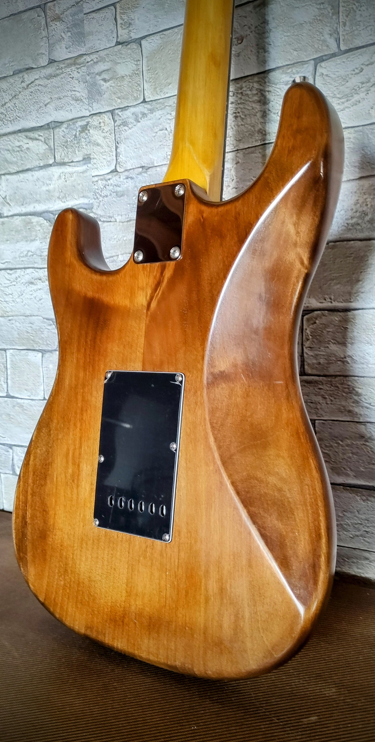 Stratocaster style relic guitar. Walnut. Nitro. SRV style.