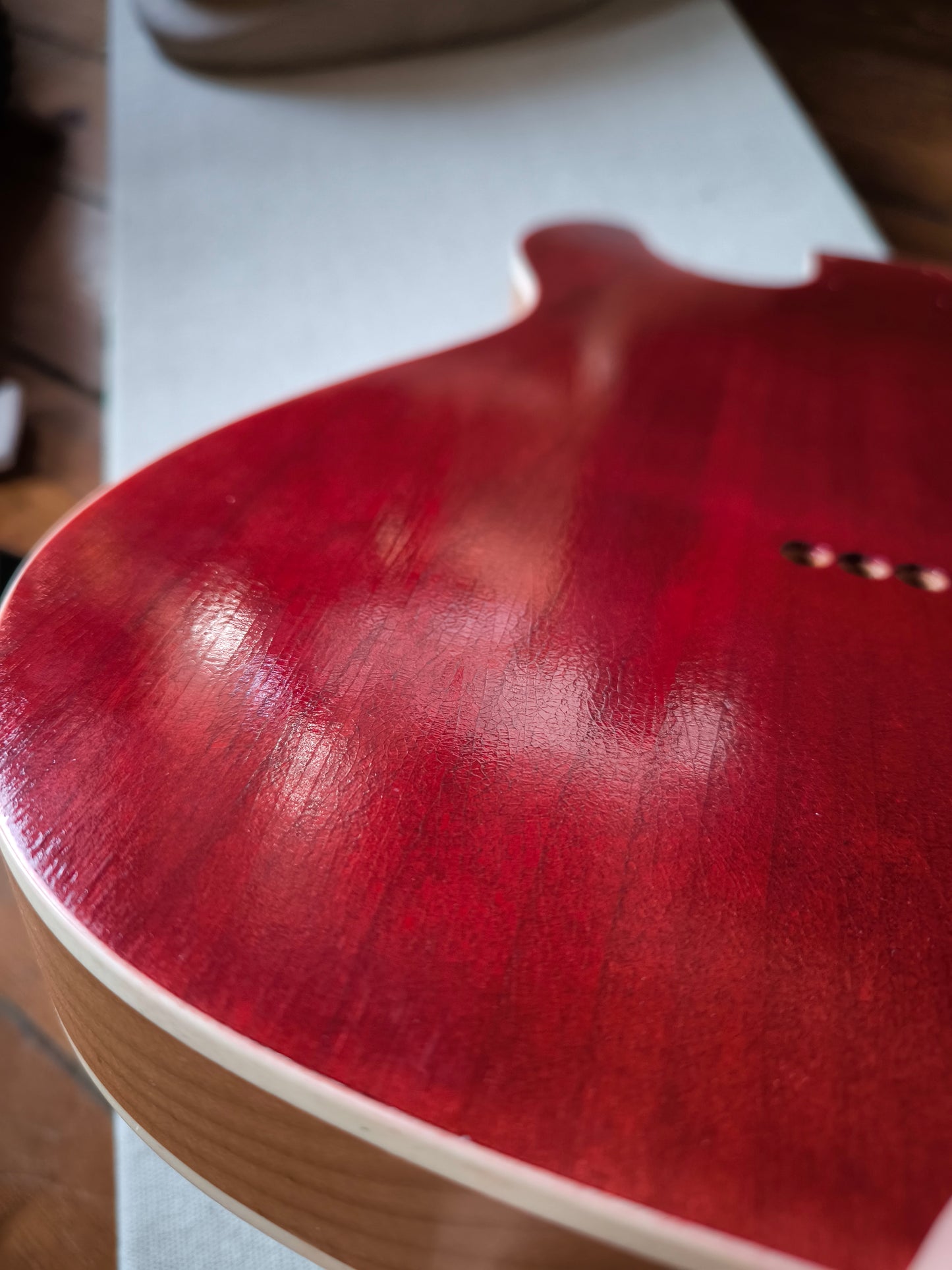 Cuerpo estilo Telecaster HS. Aliso Americano 2 piezas. Cherry.2kg