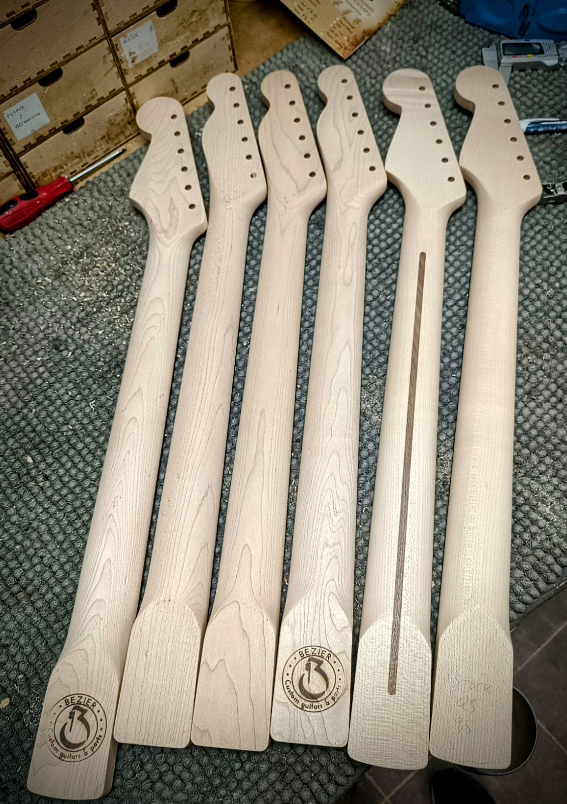 Mástil "ST" style. BEZIER. Arce 1 pieza. FINISHED. A petición.