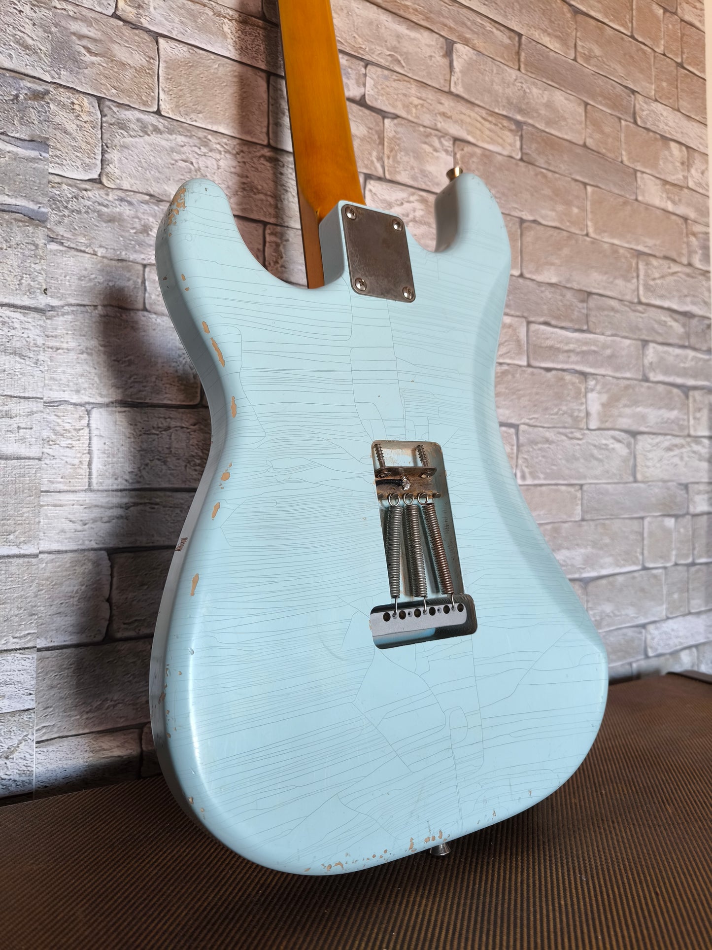 Stratocaster Style 69. Sonic Blue Nitro. 7'25. Relic medio. Hard case Gator incluido.