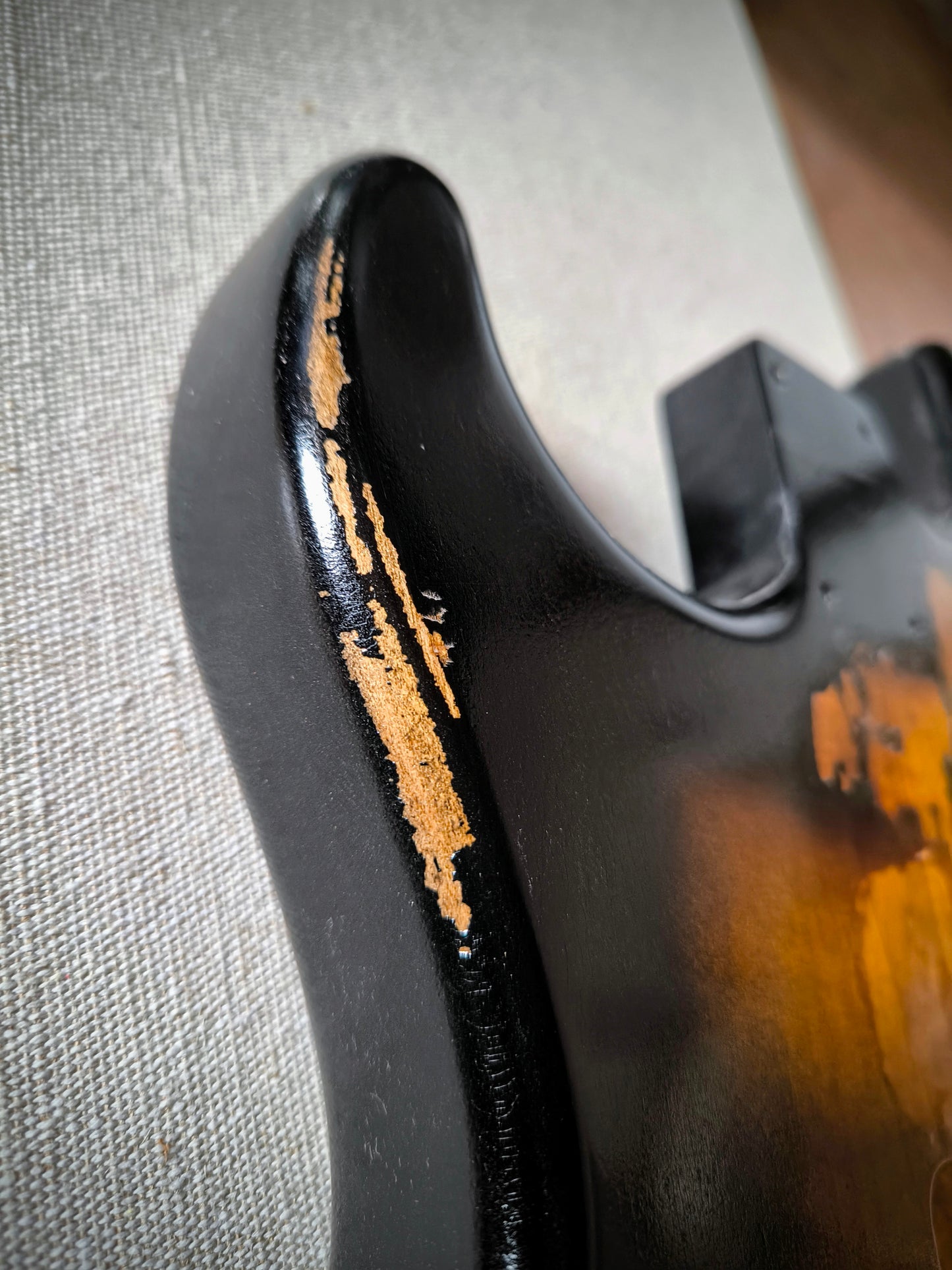 Cuerpo estilo Stratocaster®. 3TS. Aliso americano 2 piezas. Nitro. 1,8kg