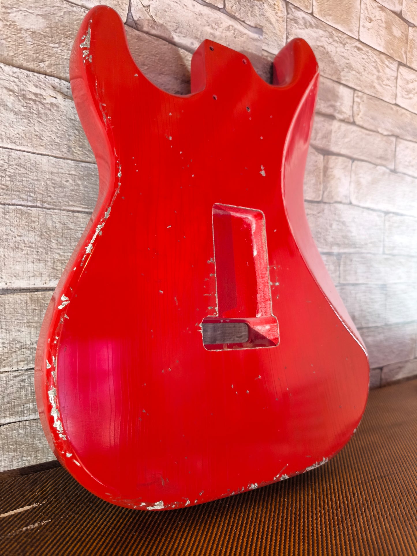 Mark Jenny MJT cuerpo estilo Stratocaster aliso 2 piezas. Dakota red. Relic