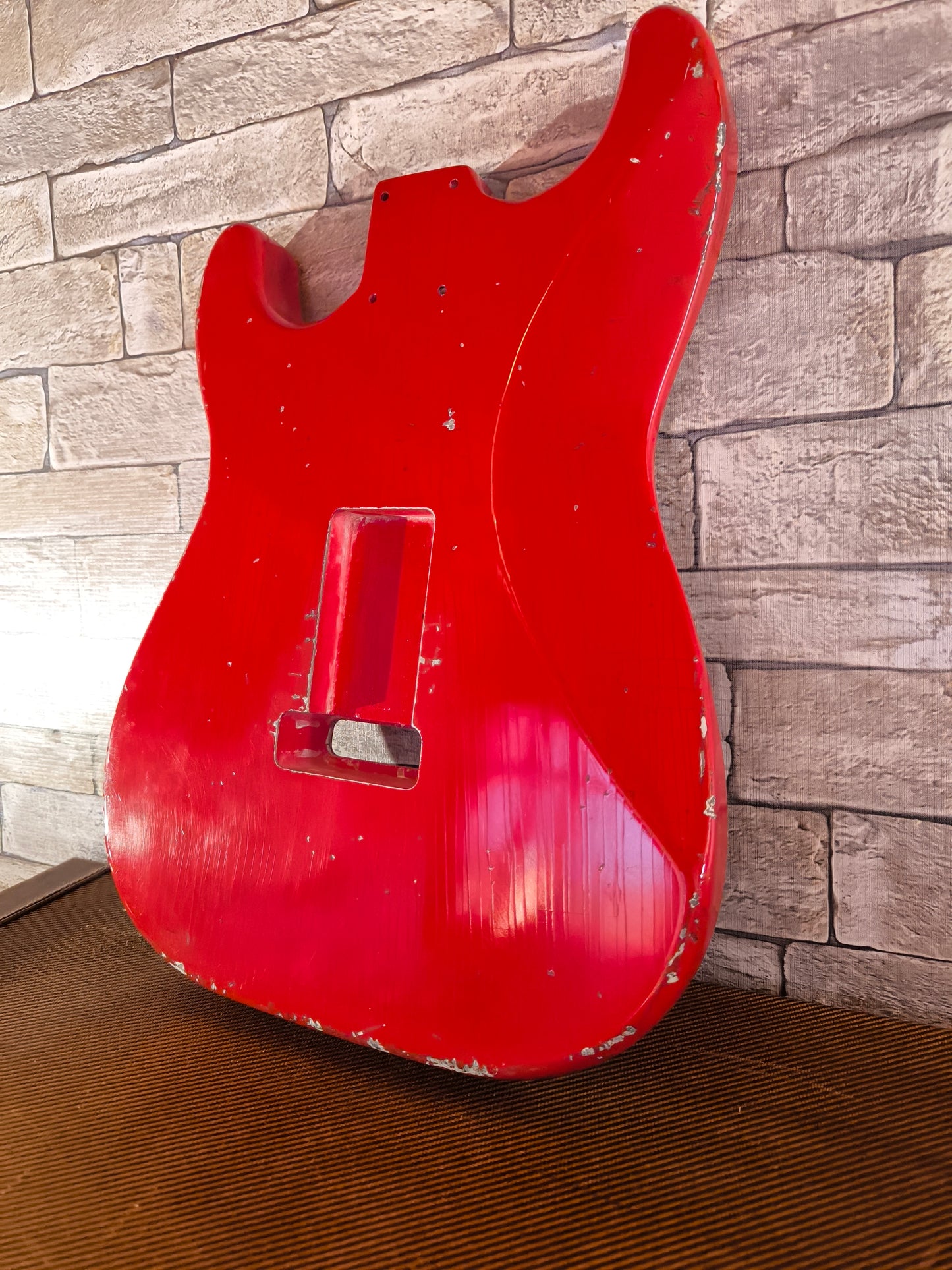 Mark Jenny MJT cuerpo estilo Stratocaster aliso 2 piezas. Dakota red. Relic