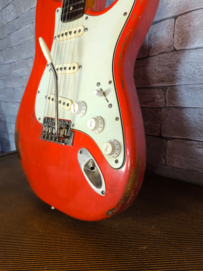 Bad Dog Custom Guitars estilo Stratocaster 62. Fiesta Red. Nitrocelulosa finish. Stratocaster Fiesta Red.