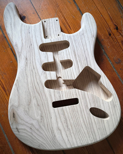 Cuerpo Stratocaster de fresno de 1 pieza 