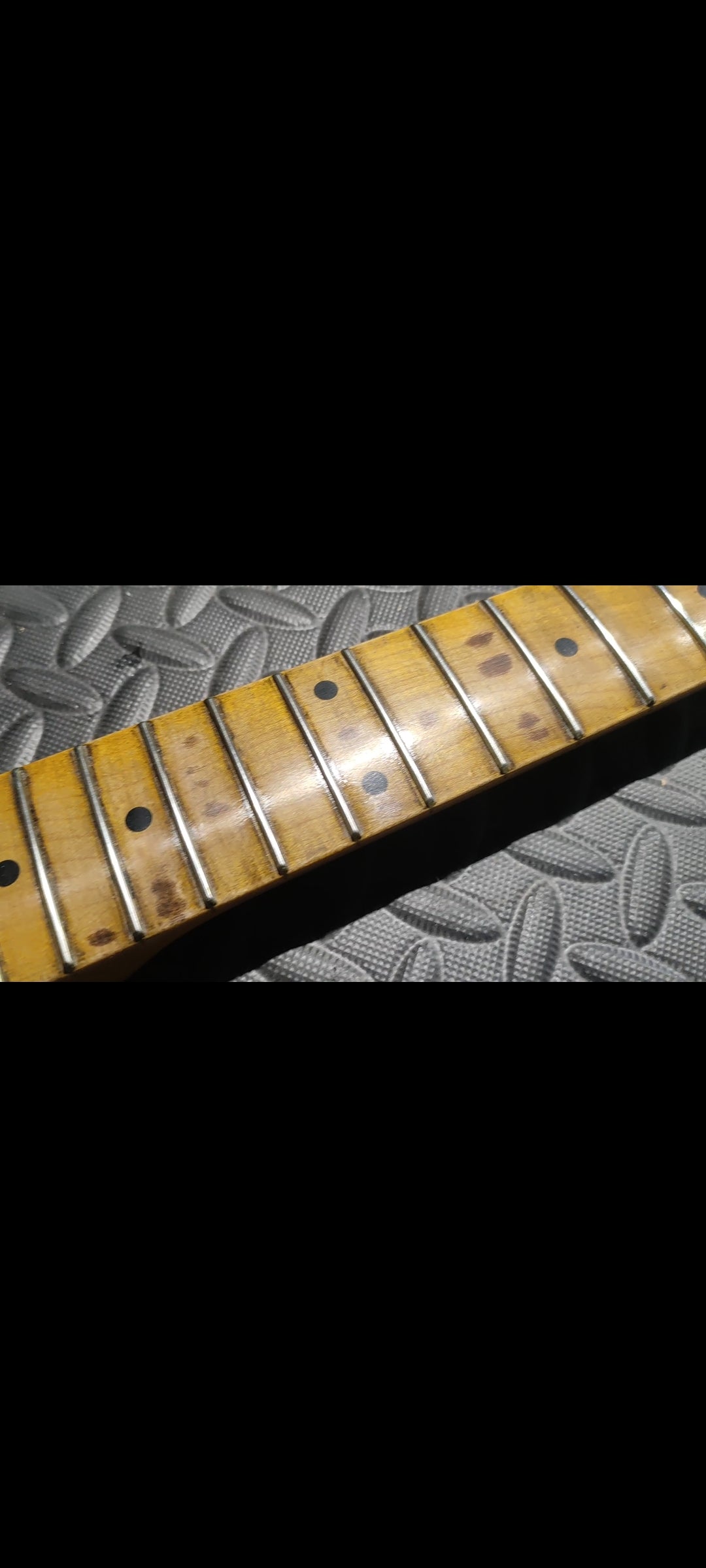 Stratocaster neck. BEZIER. 7´25. Rosewood fretboard. FINISHED. A petición.