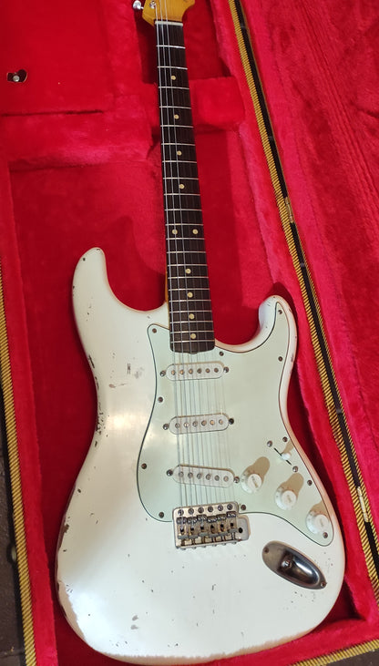 Strat 62 Style. Relic guitar.Nitro. Vintage White. Alder. Rosewood. Med relic.