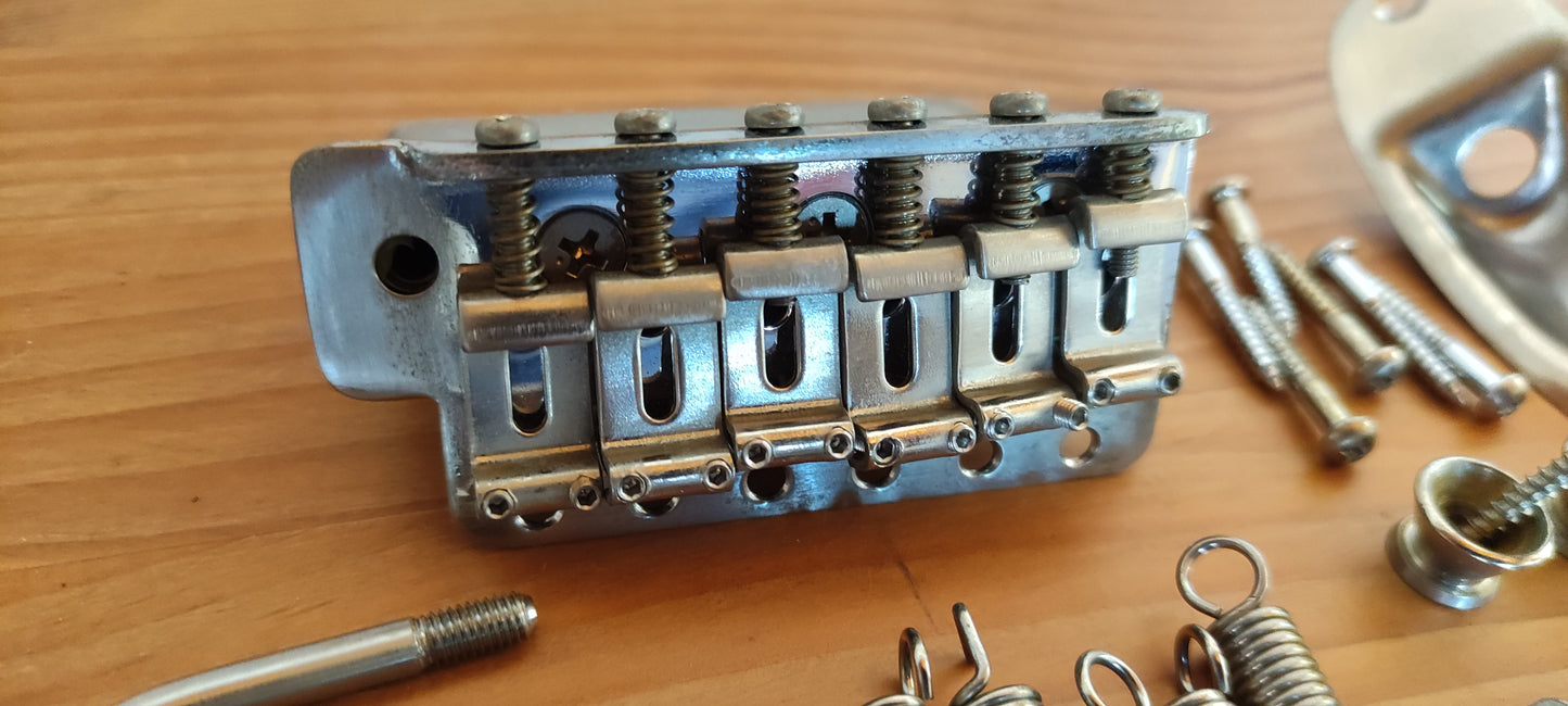 Strat Kit Hardware Deshined. WITH TREMOLO.