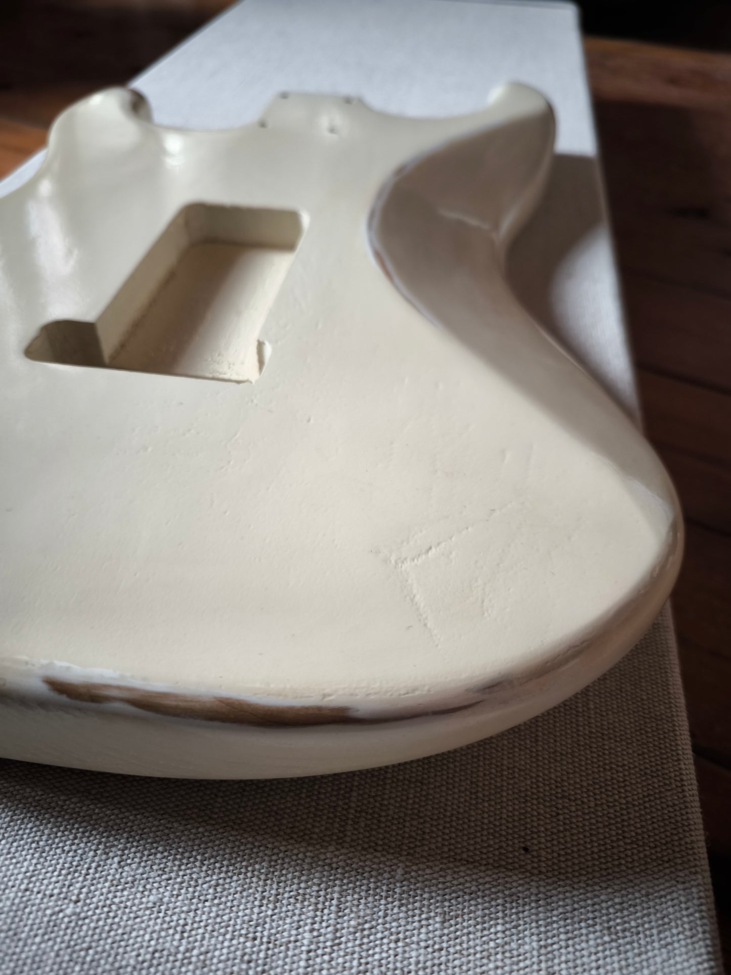 Cuerpo Stratocaster® Body. Aged White. Aliso 2 piezas. Nitro Finish.