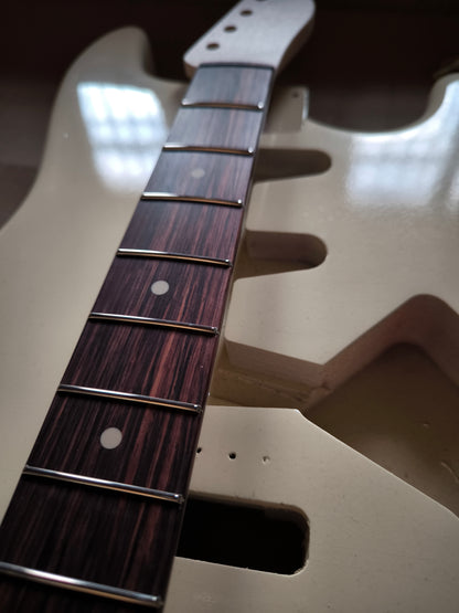 Mástil Stratocaster®. BEZIER. Rosewood fretboard. FINISHED. A petición.